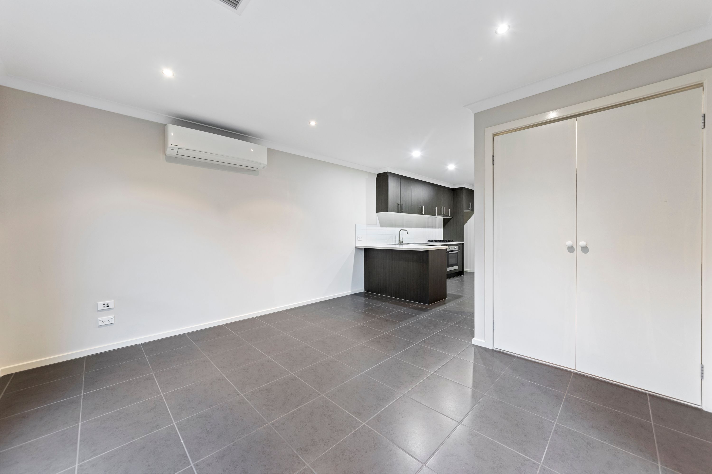 8 Bluestone Street — photo 18 of 28