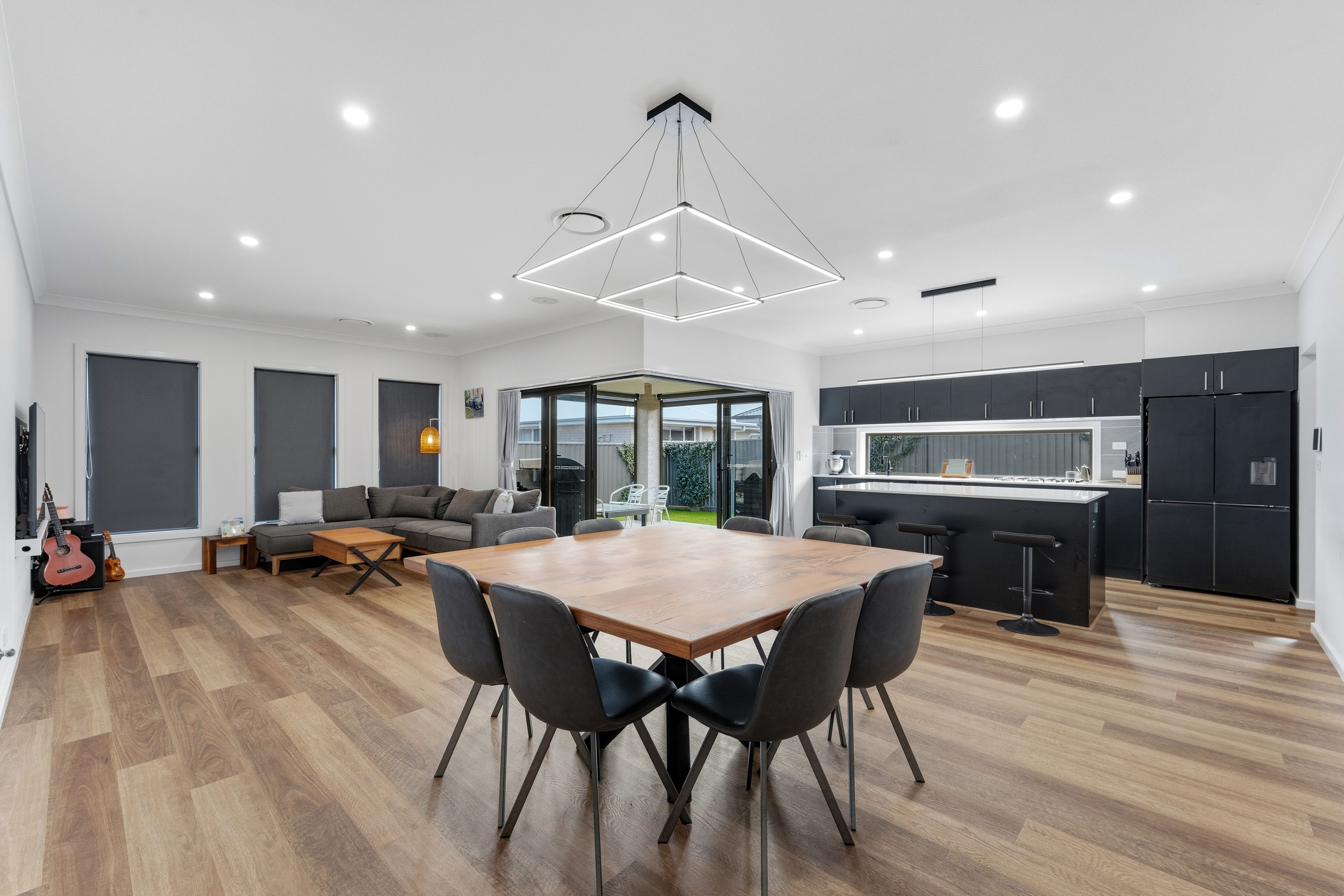 12 Mallee Crescent — photo from Ray White Macarthur Group