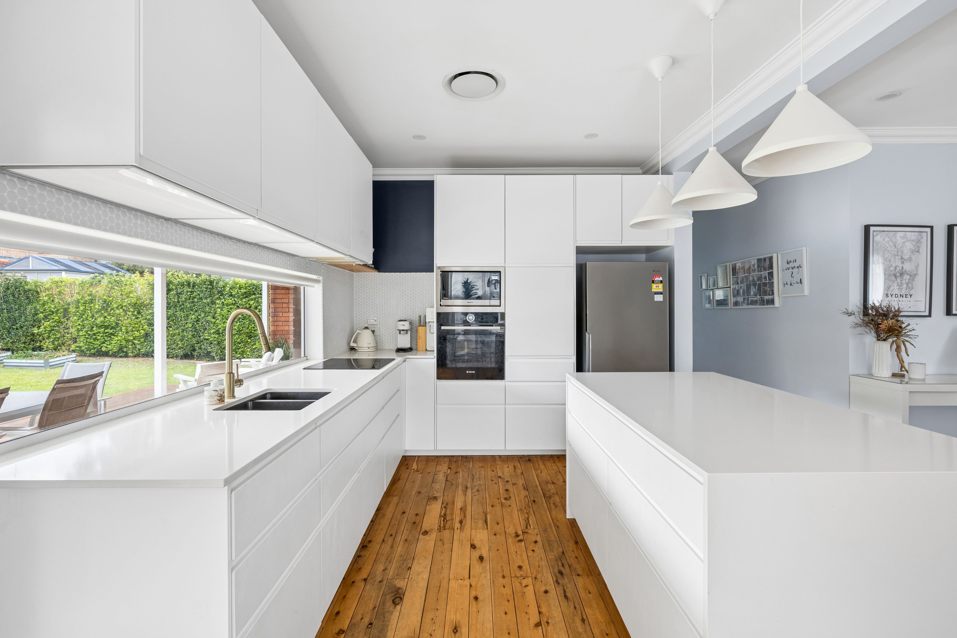 28 Russell Street — photo 3 of 14