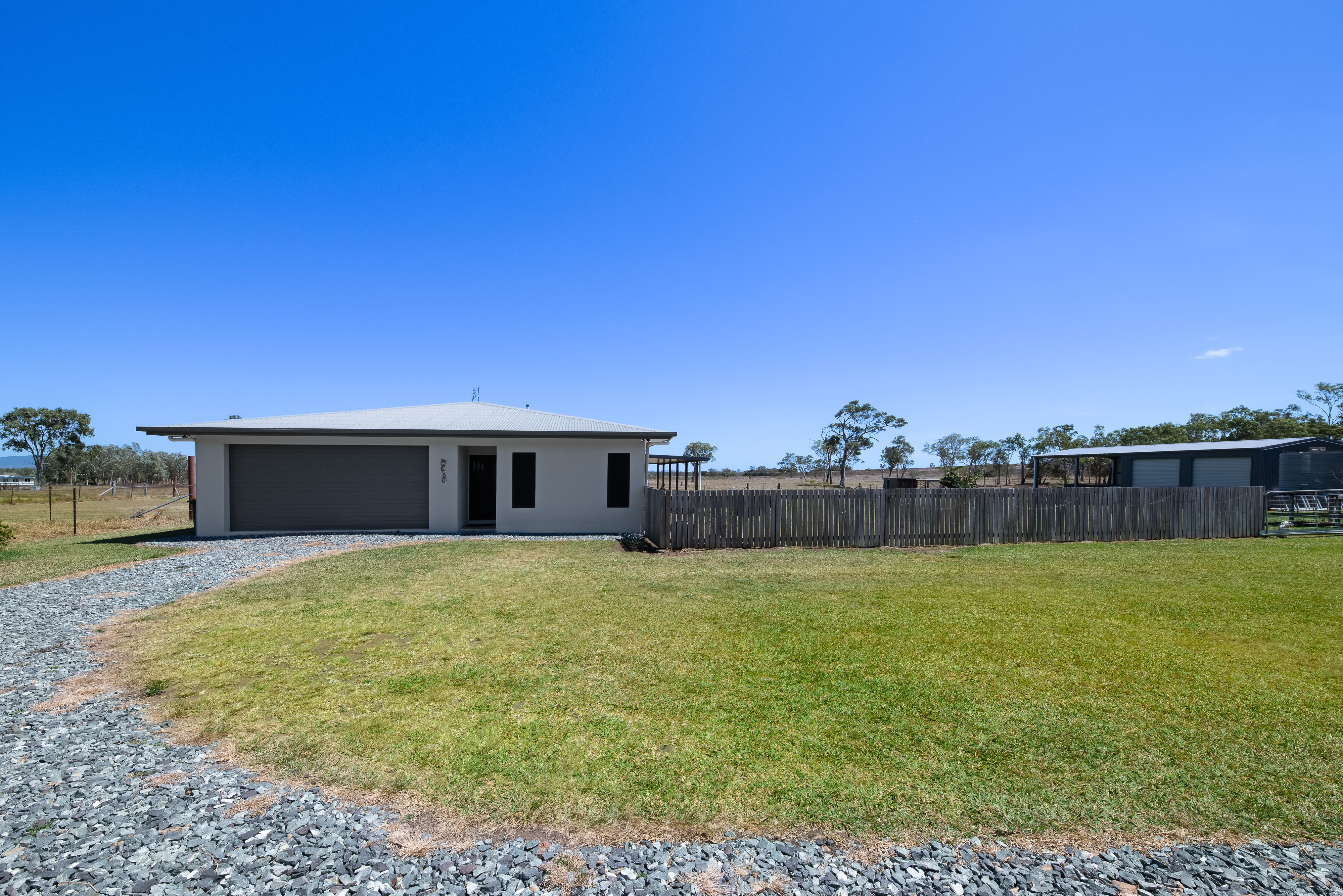 717 Dingo Beach Road — photo 3 of 28