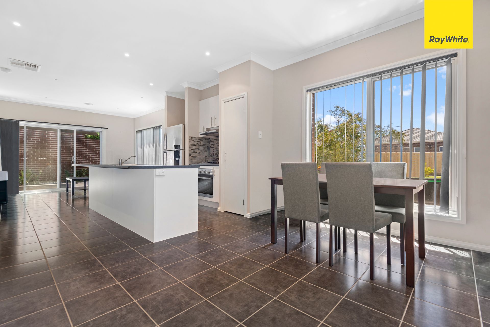 206 Botanica Springs Boulevard, Brookfield, VIC 3338