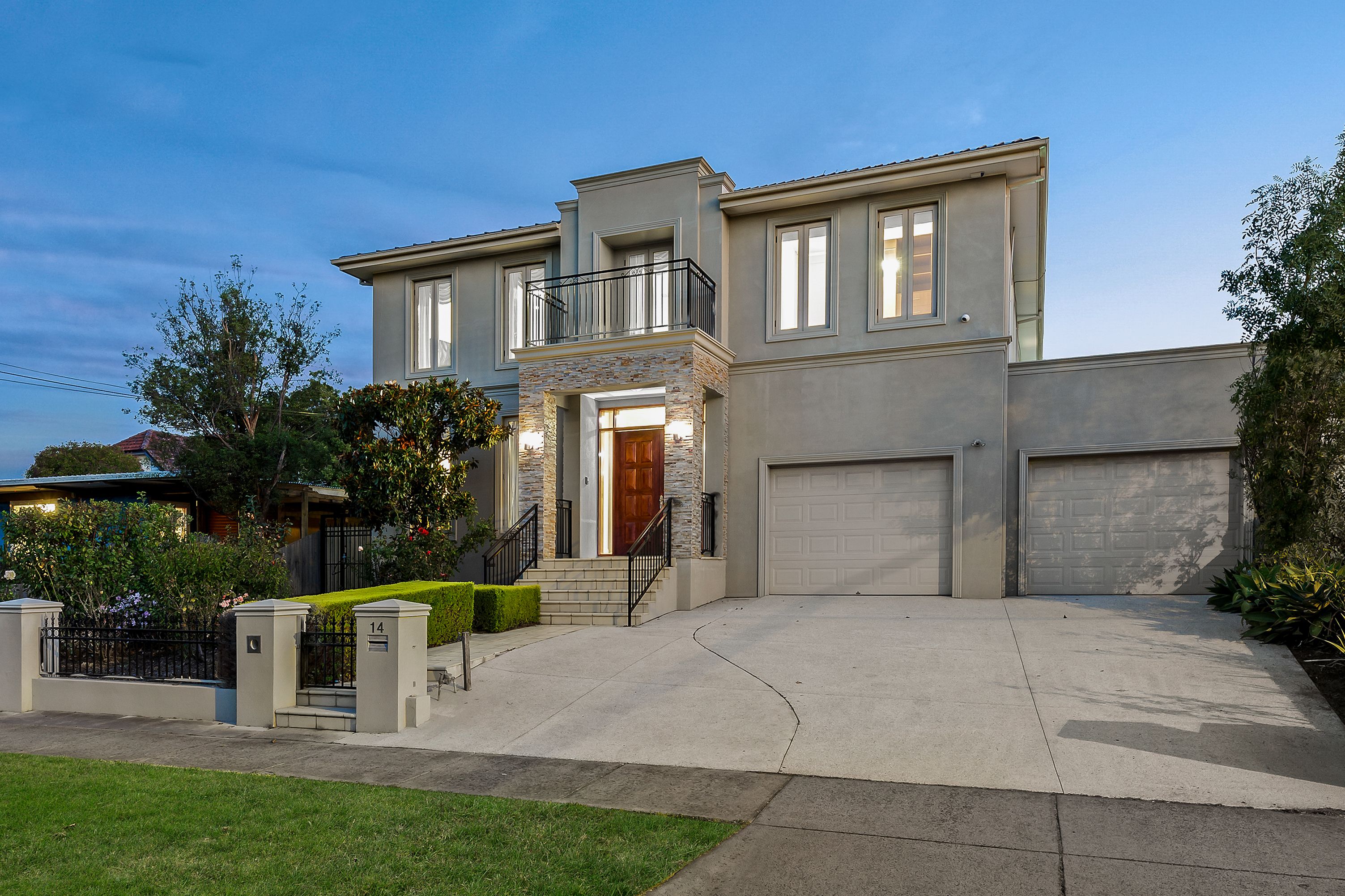 14 Fairhills Parade, Glen Waverley VIC 3150