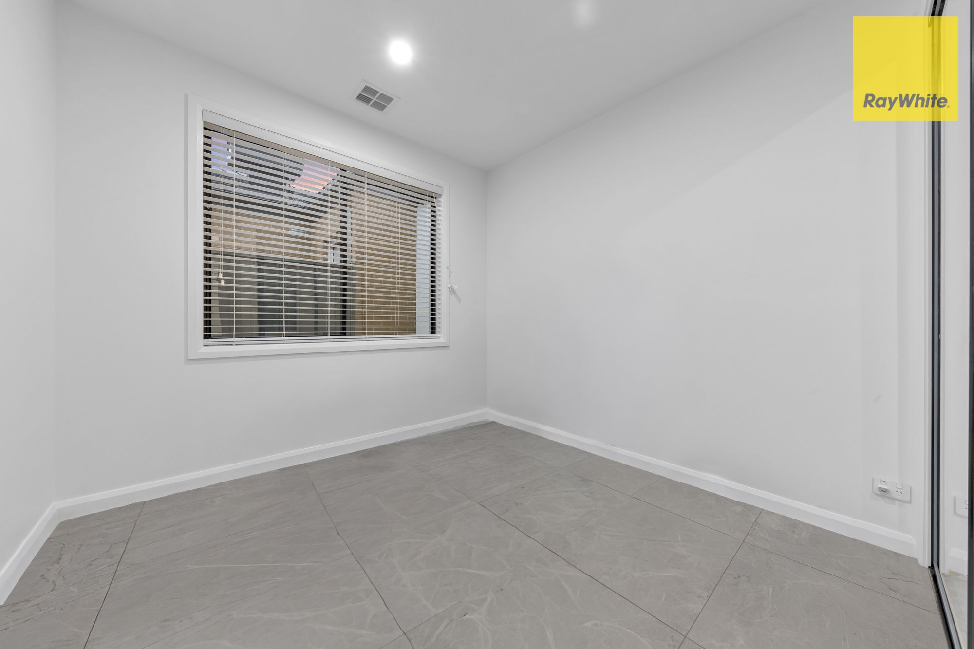 76 Madeira Drive — photo 14 of 21