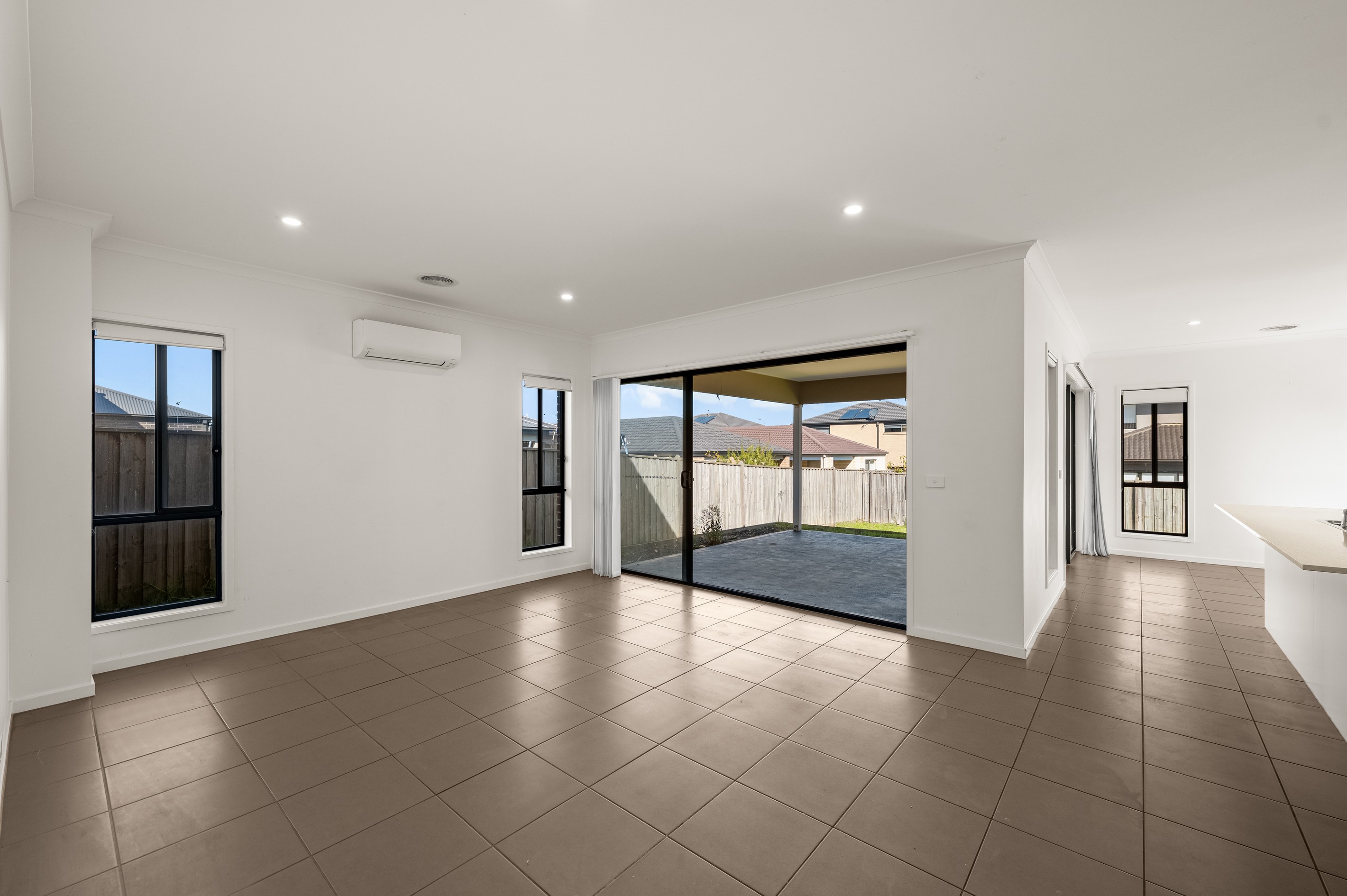 42 Kalbian Drive, Clyde North, VIC 3978