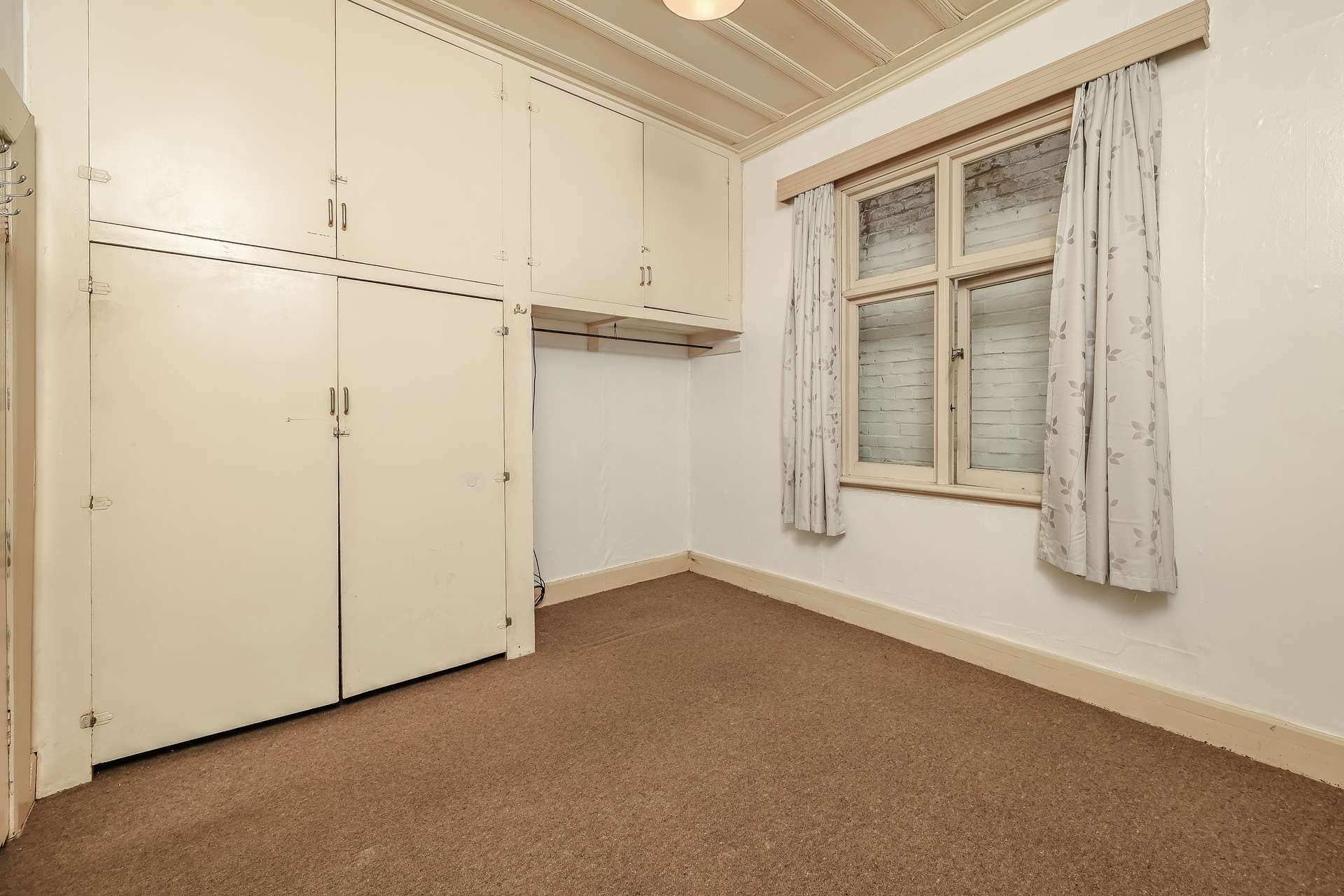 17 Hall Street photo 2