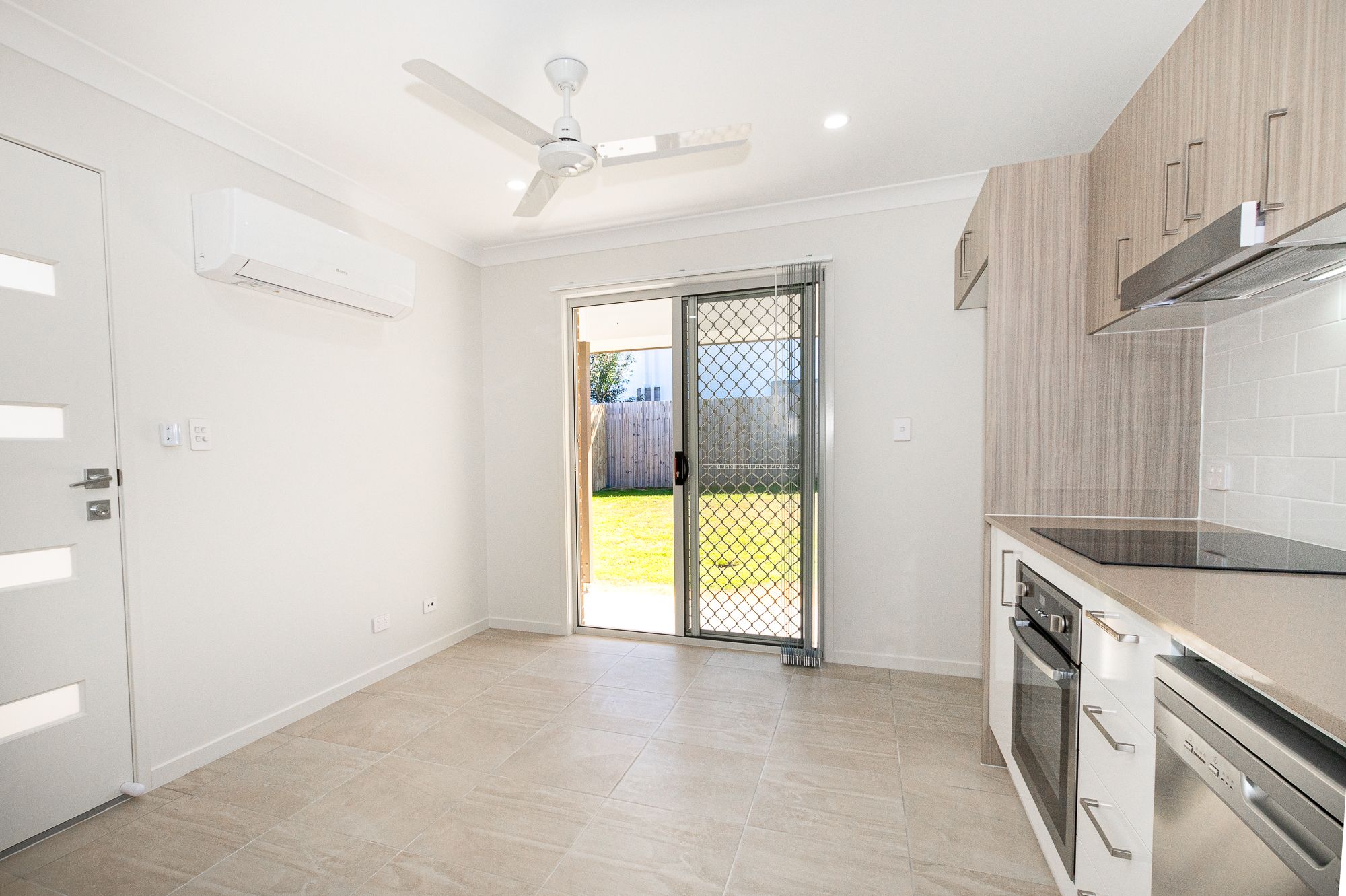 2/15 Grothe Street — photo 4 of 9