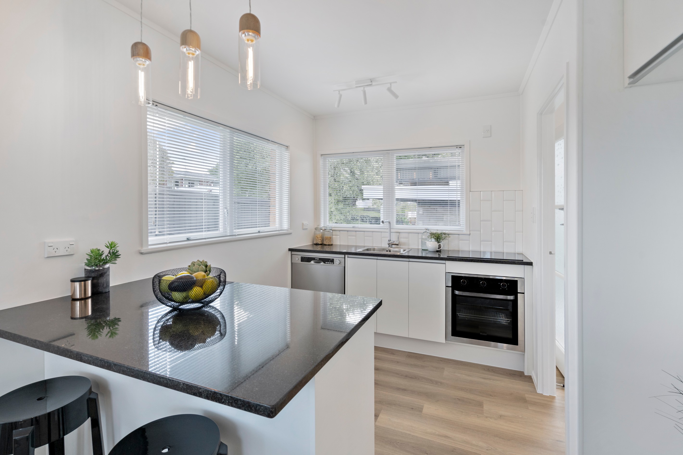1/42 Girrahween Drive, Totara Vale, North Shore City