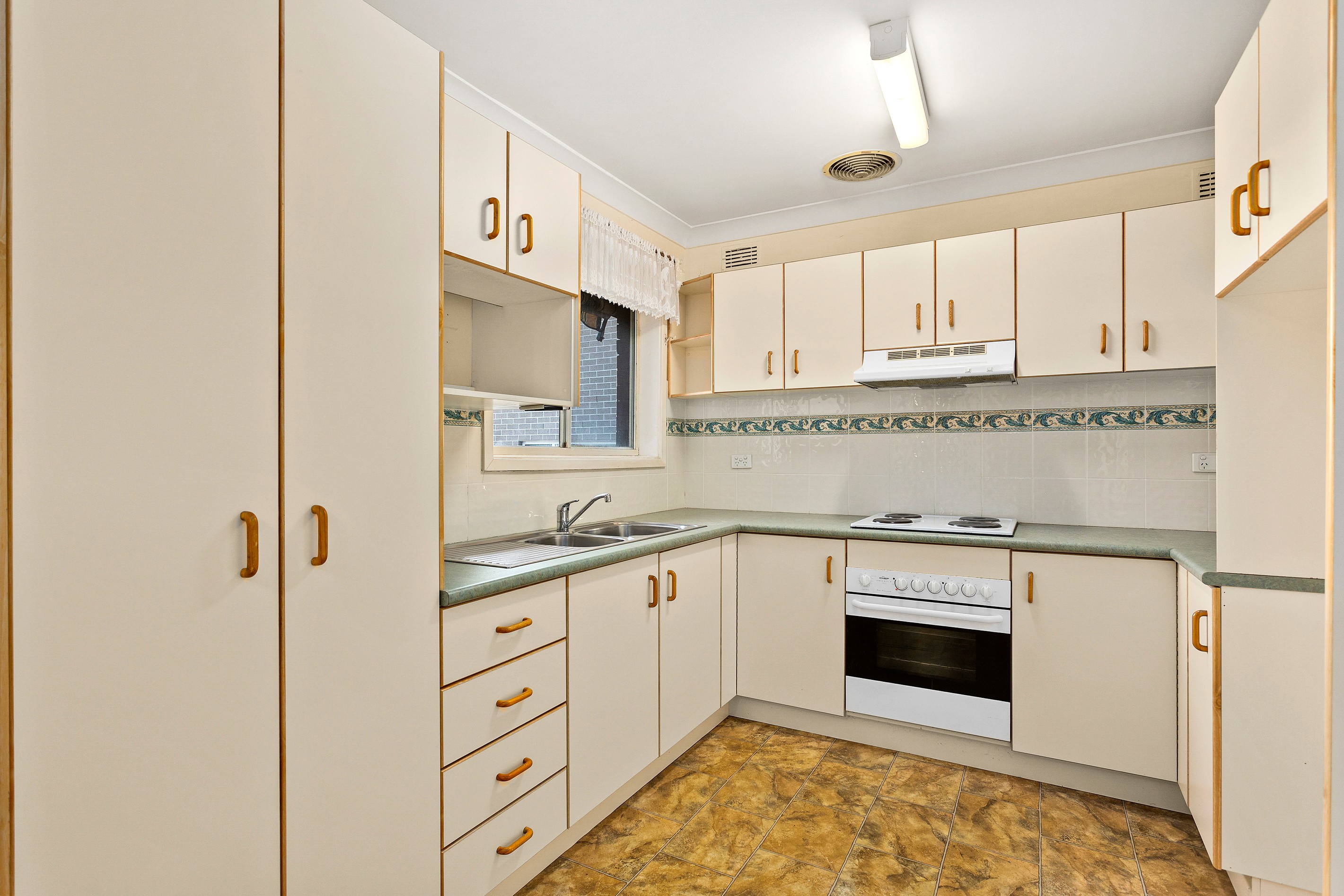 85 Osborne Parade, Warilla, NSW 2528