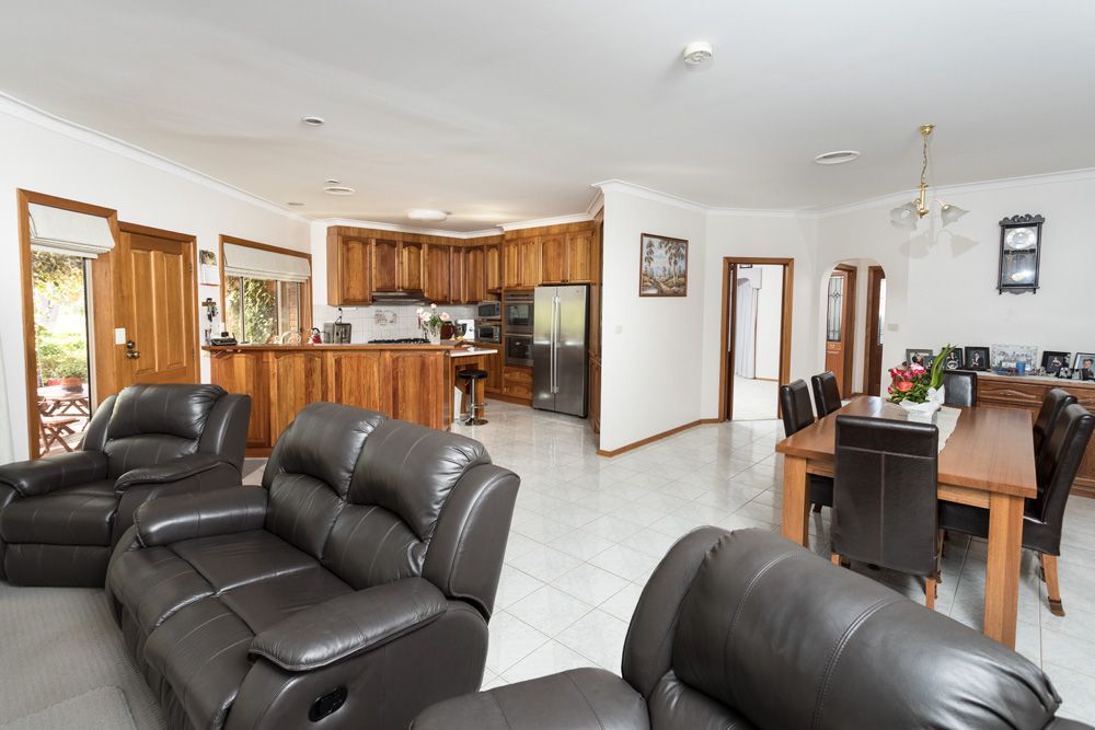 3 Johnstone Road — photo 4 of 22