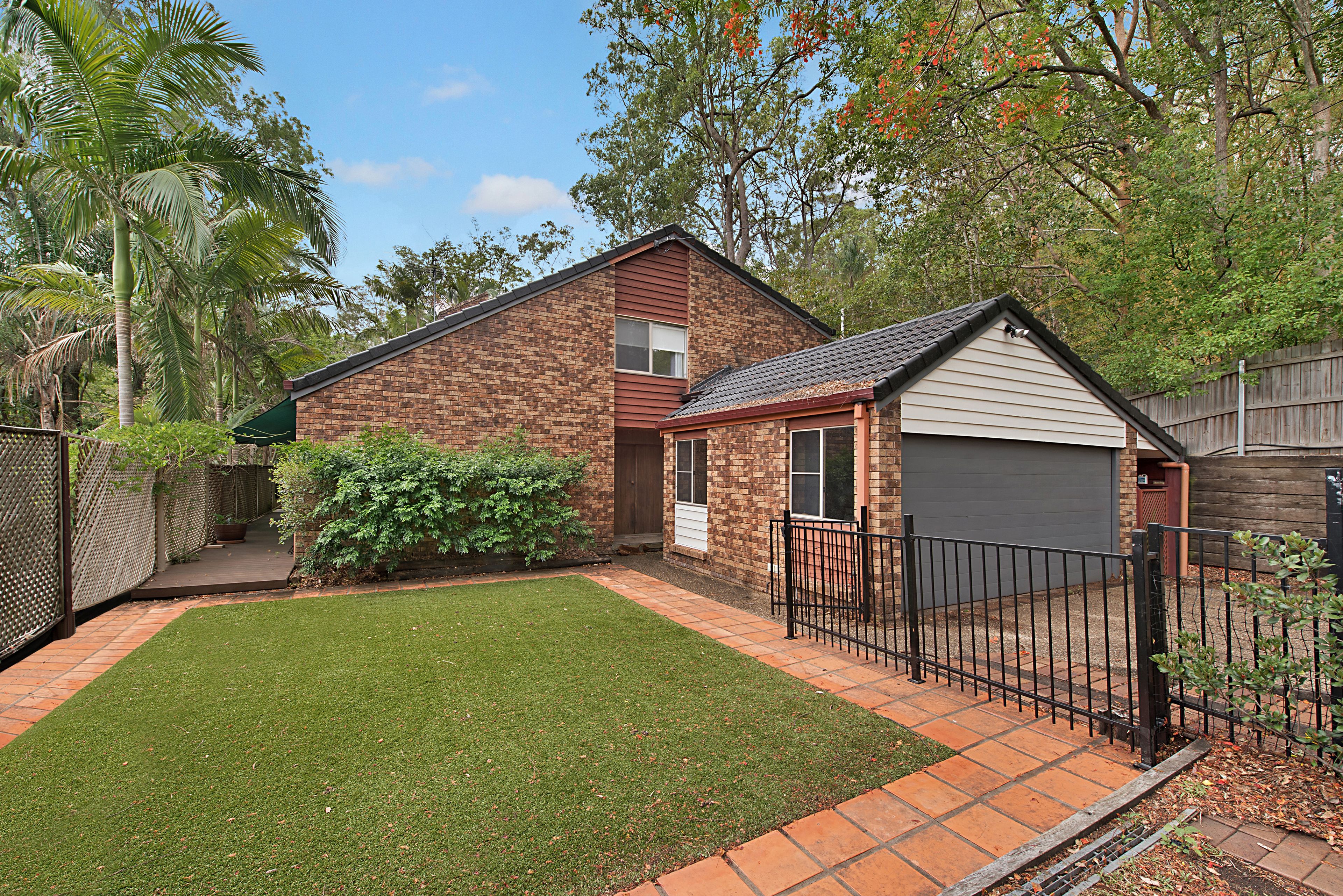 58 Cassandra Street, Chapel Hill QLD 4069