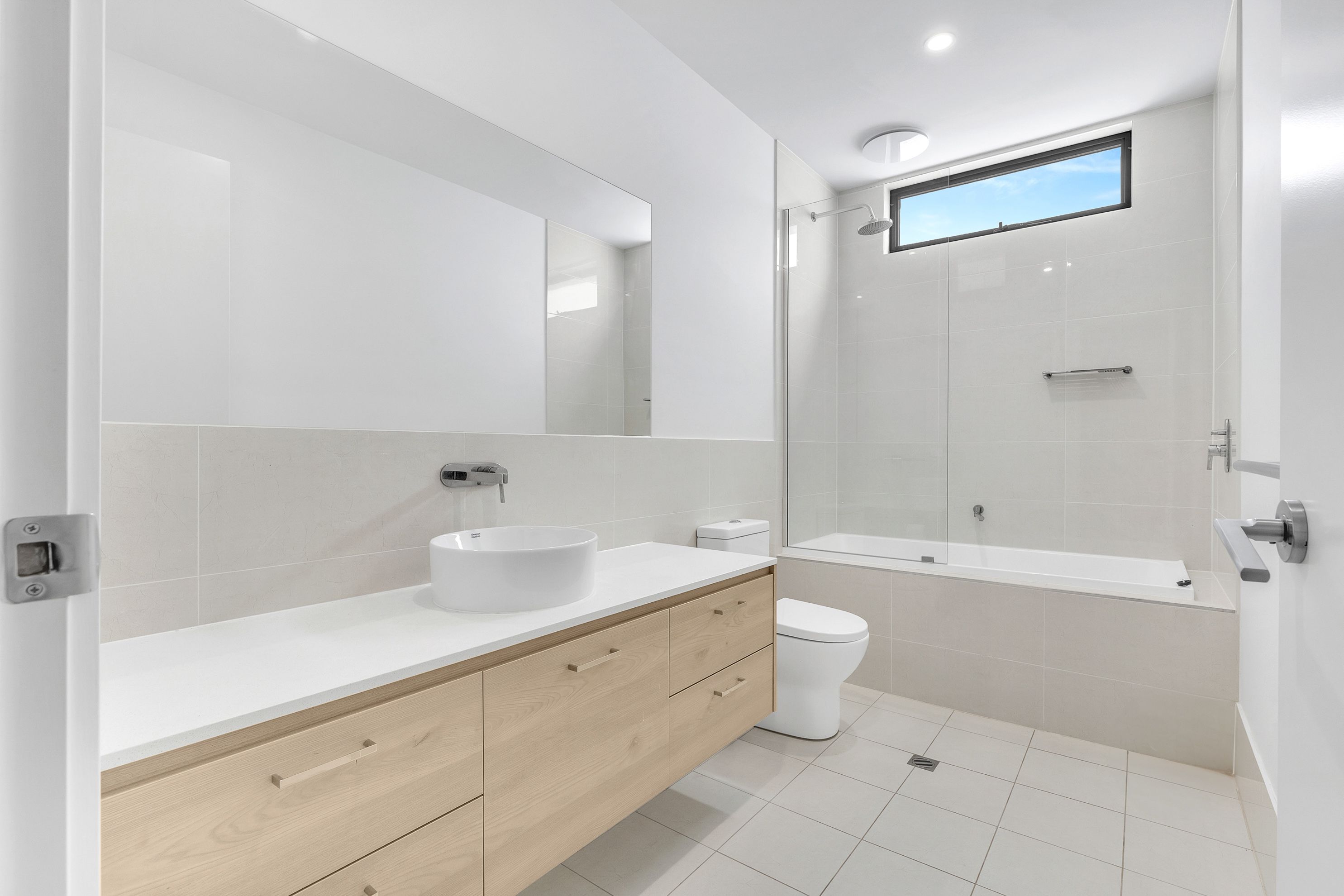 17 Hobart Lane — photo 14 of 25