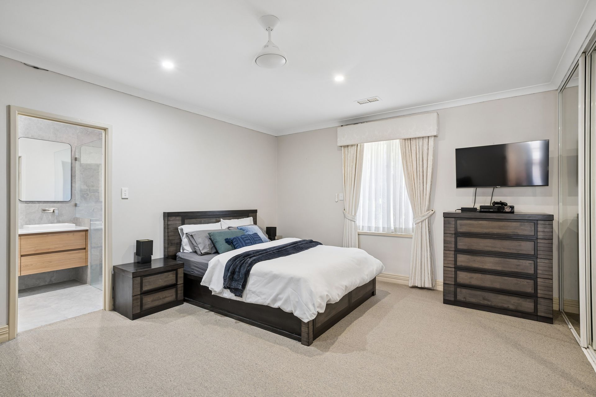 15 Wolfe Road — photo 17 of 30
