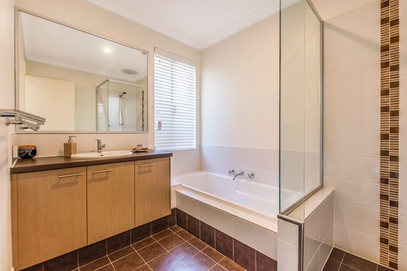 6 Vickers Road — photo 17 of 20