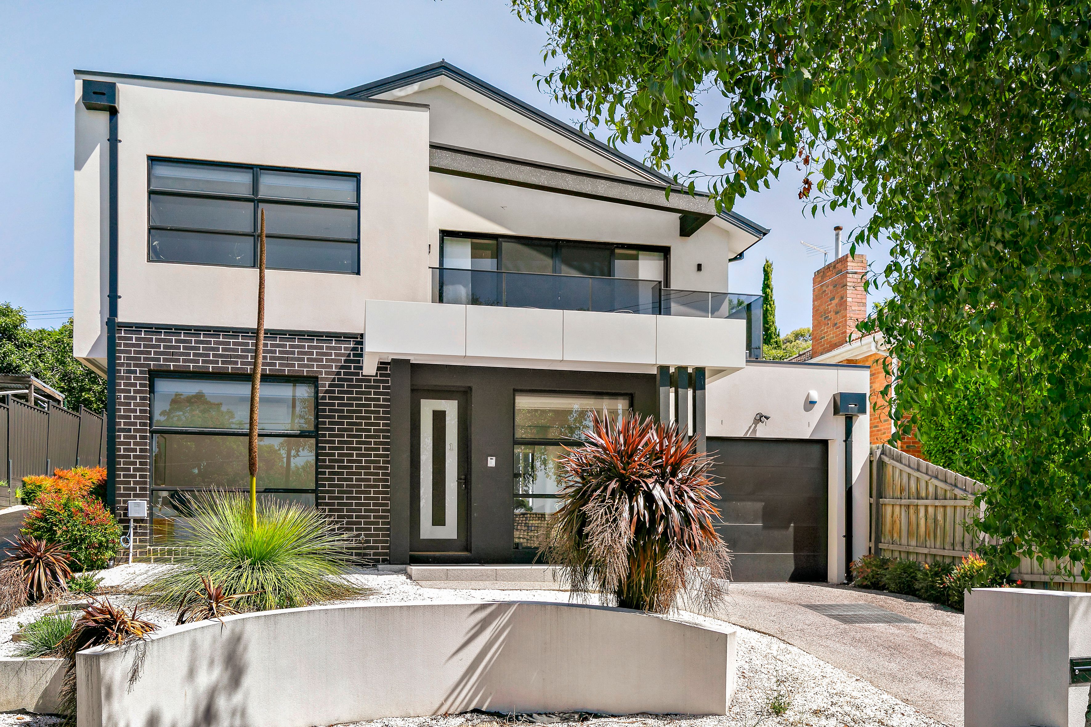 33 Hillside Crescent, Maribyrnong VIC 3032