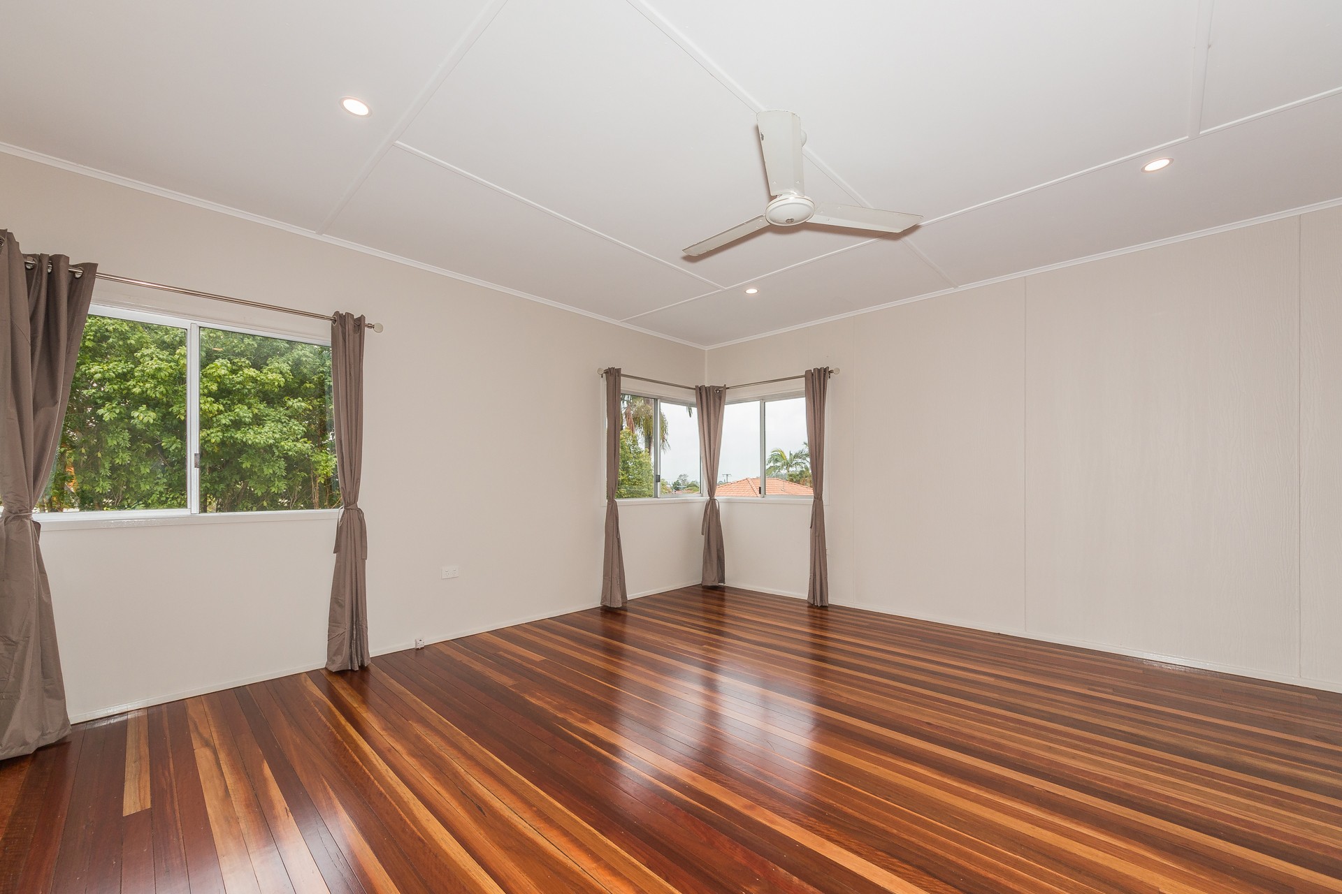 8 Hill Parade, Clontarf, QLD 4019