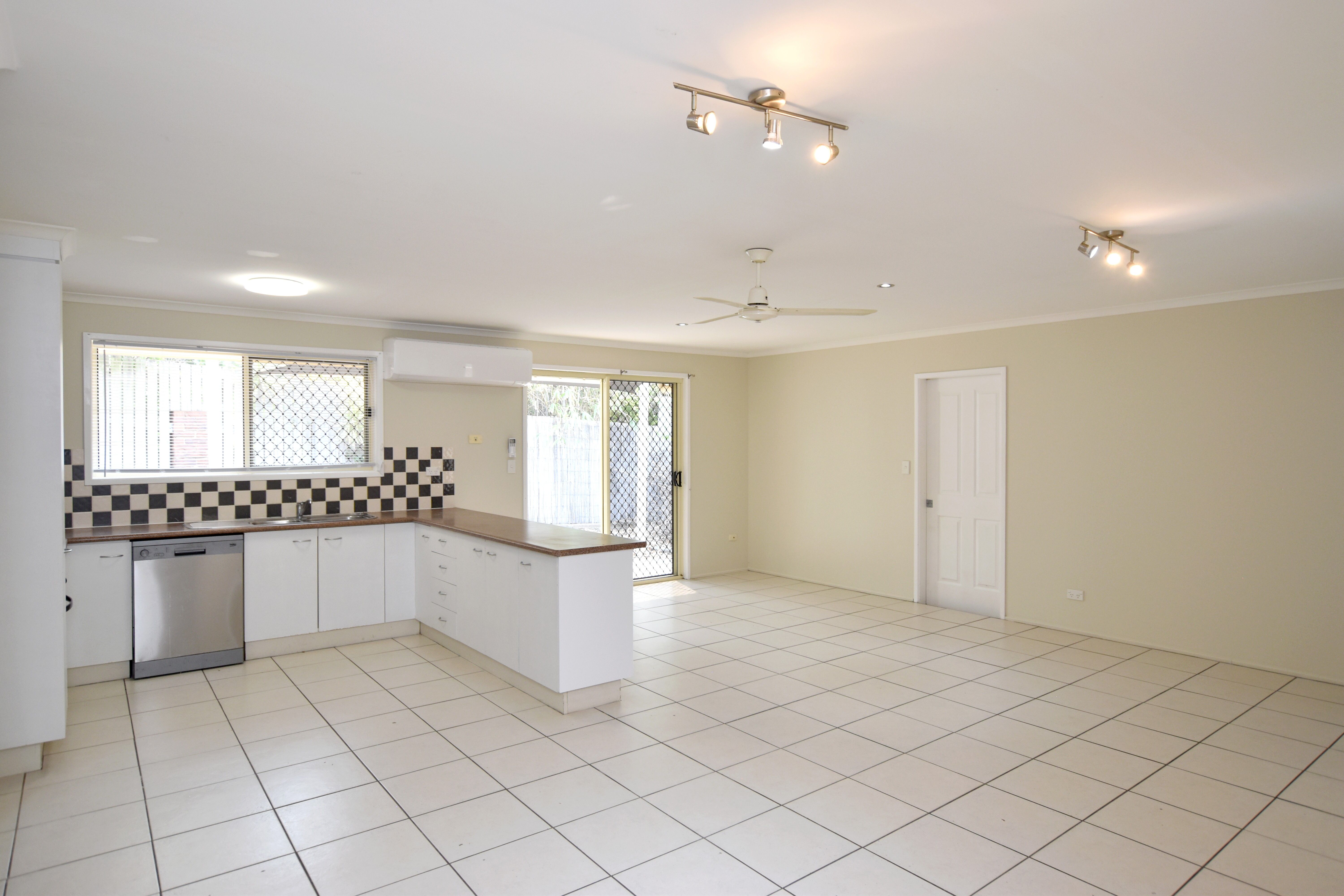 9A Windward Passage, South Gladstone, QLD 4680