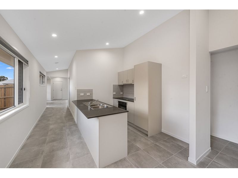 17 Alexis Place, Park Ridge, QLD 4125