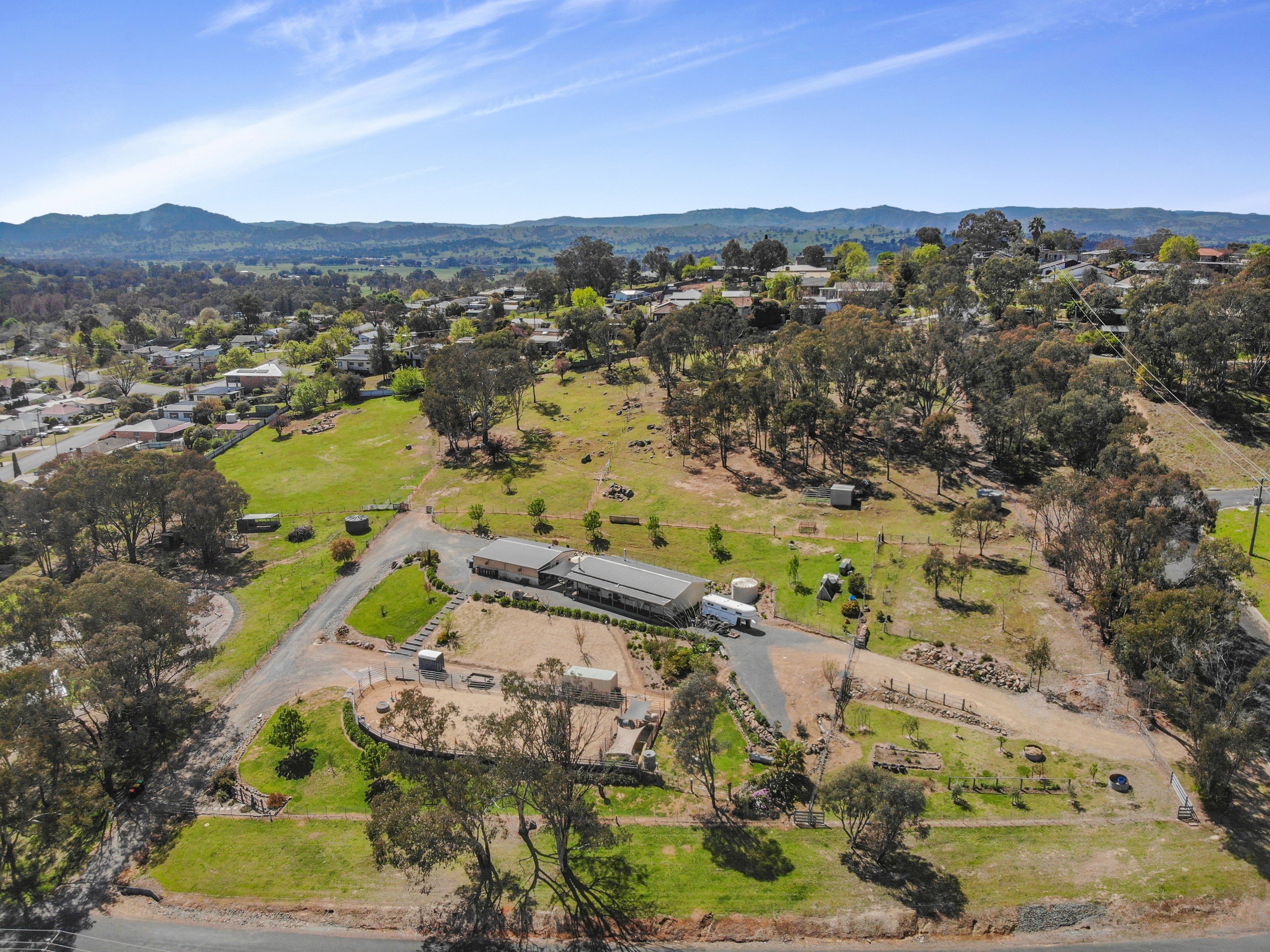10 Booral Avenue, Tumut, NSW 2720