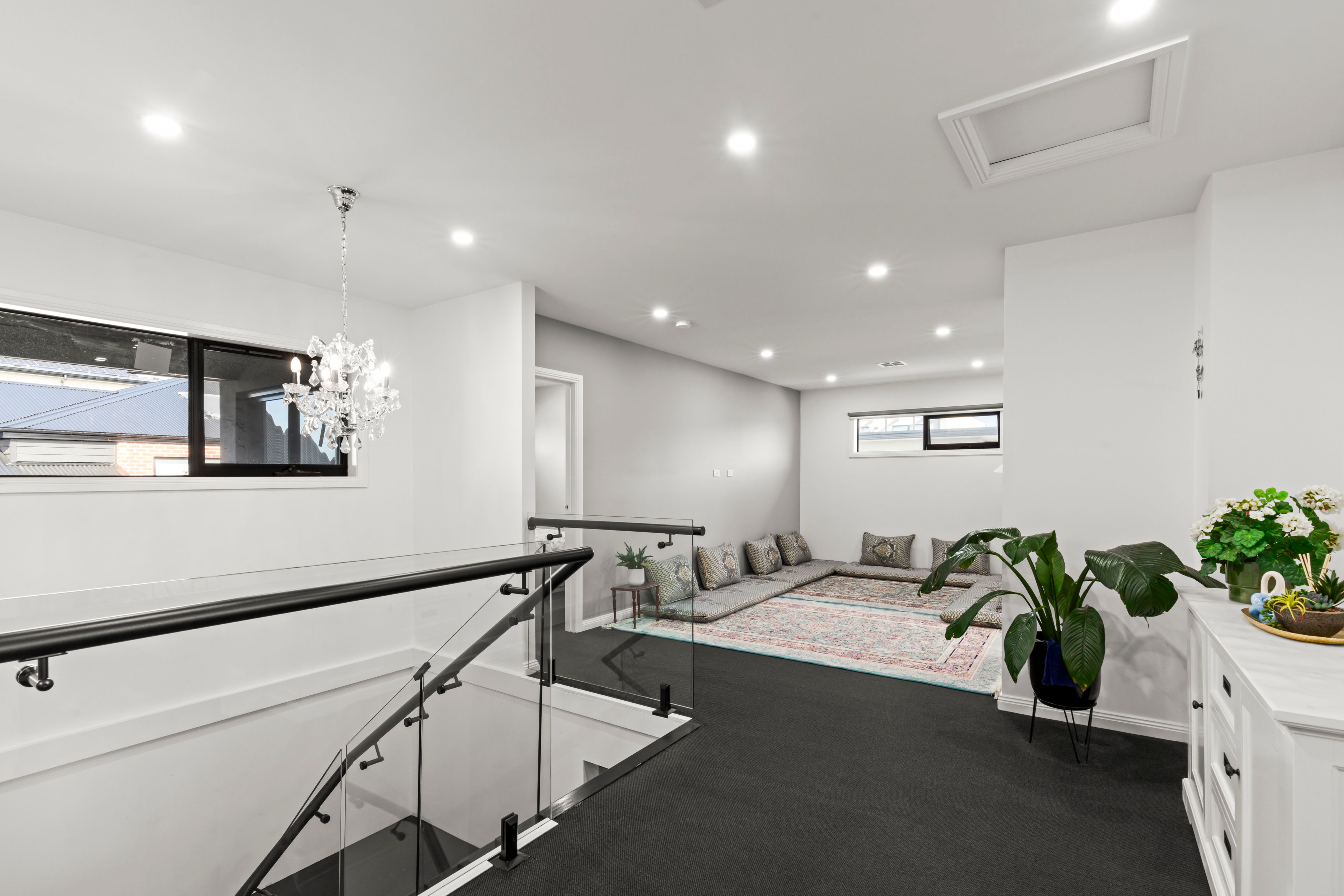 31 Radstock Avenue — photo 10 of 17