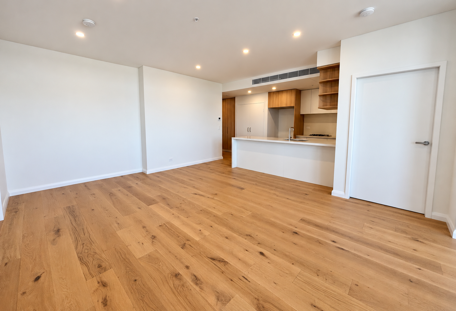 D721/24 Lemon Tree Avenue — photo 3 of 11