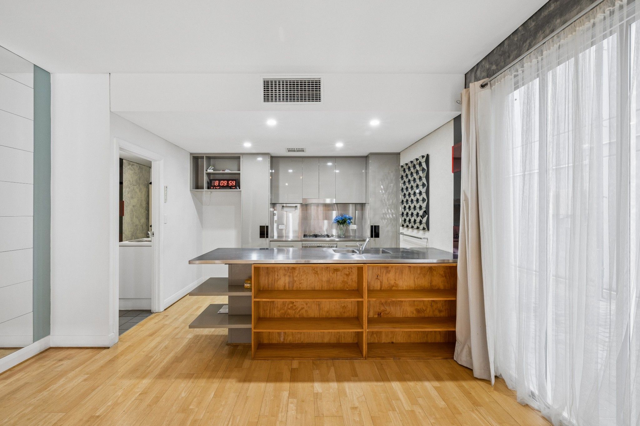 2/21 Russell Street — photo 7 of 26