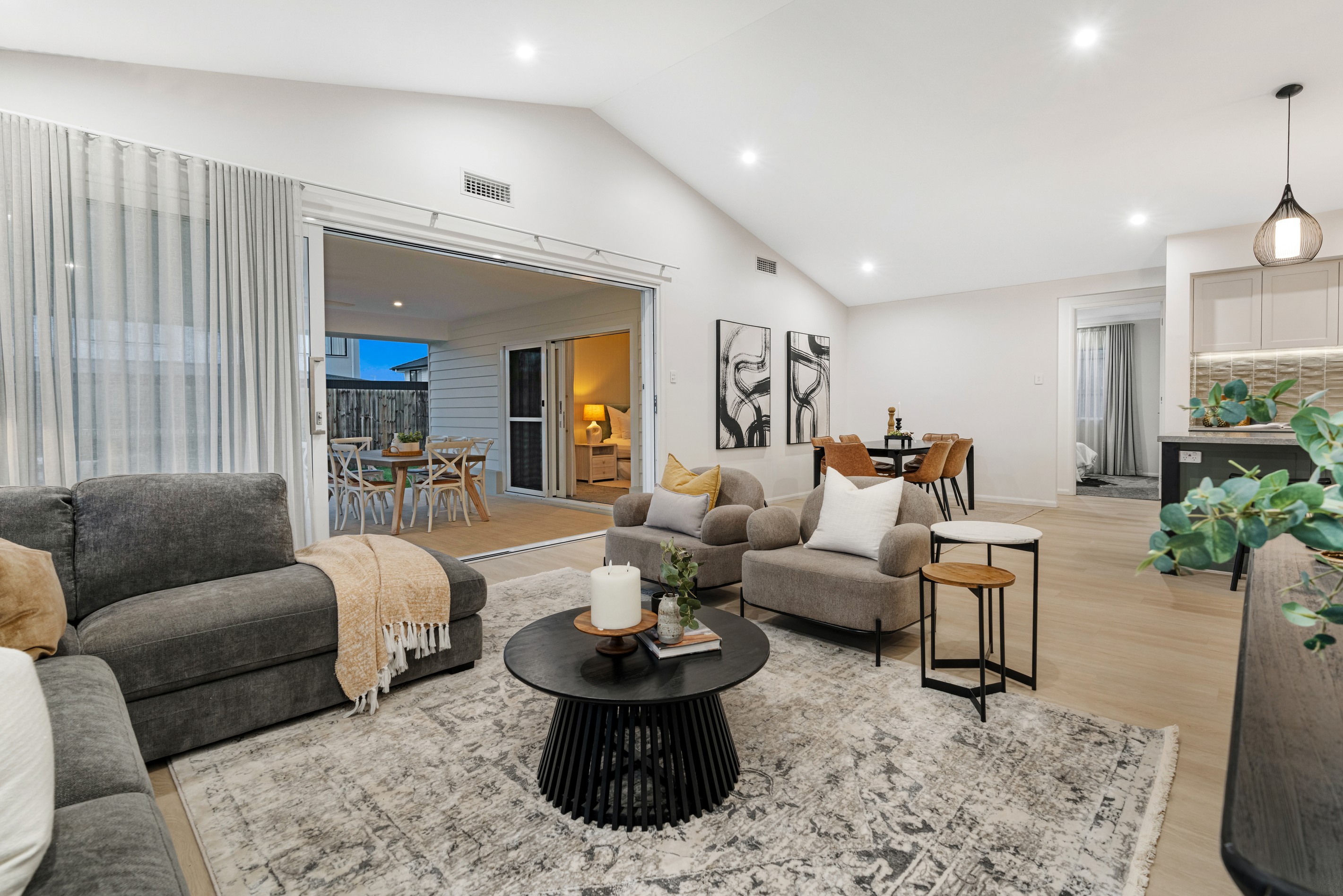 27 Himalayan Crescent, SPRING MOUNTAIN, QLD 4300