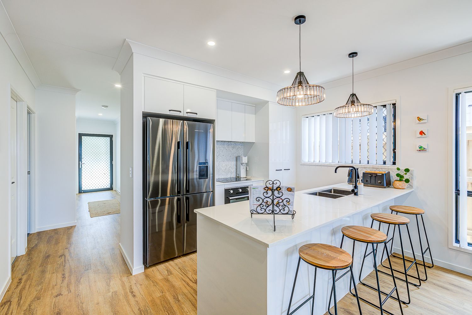 10 William Close, Park Ridge, QLD 4125