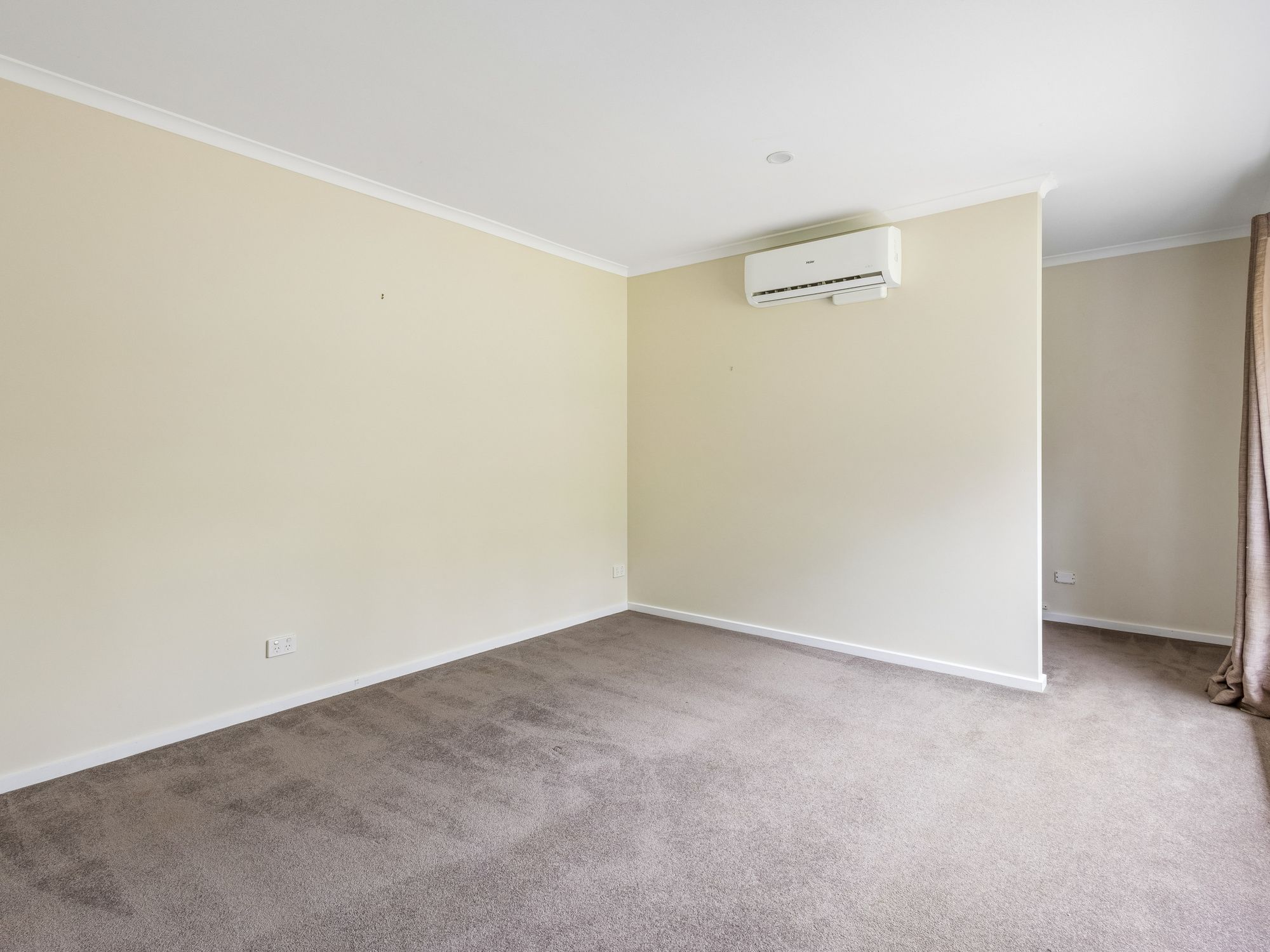 8 Rosebud Avenue — photo 6 of 8