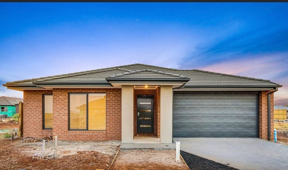 13 Lomond Street, THORNHILL PARK, VIC 3335