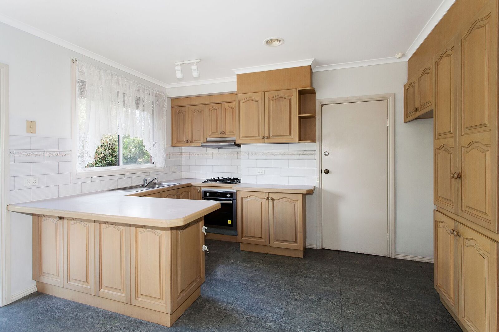 2/25 AMES Avenue, Carnegie, VIC 3163