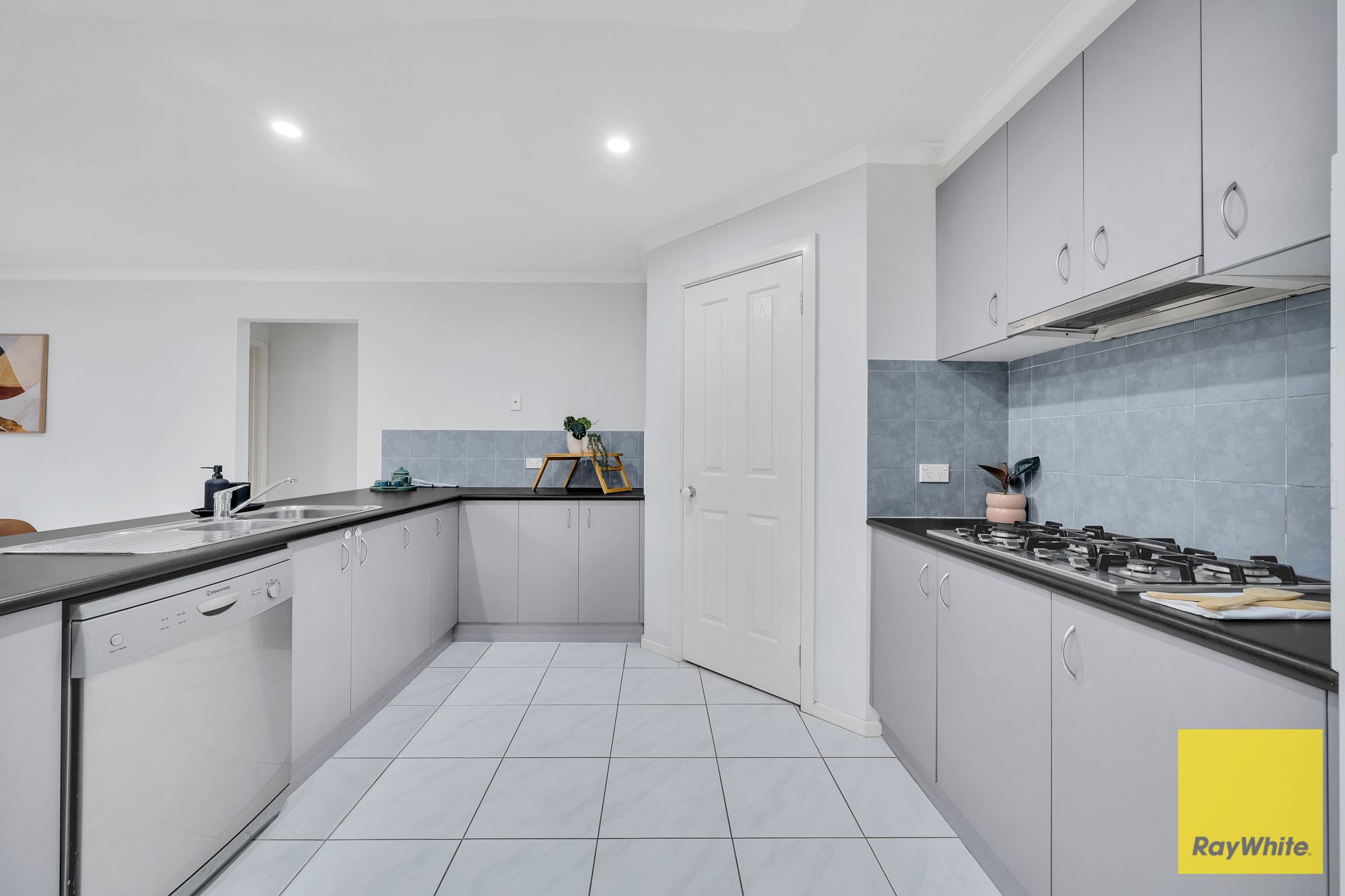 8 Eleni Place — photo 10 of 30