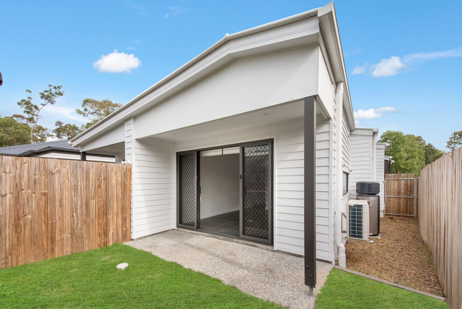 2A & B/3618 Mount Lindesay Highway — photo 11 of 18