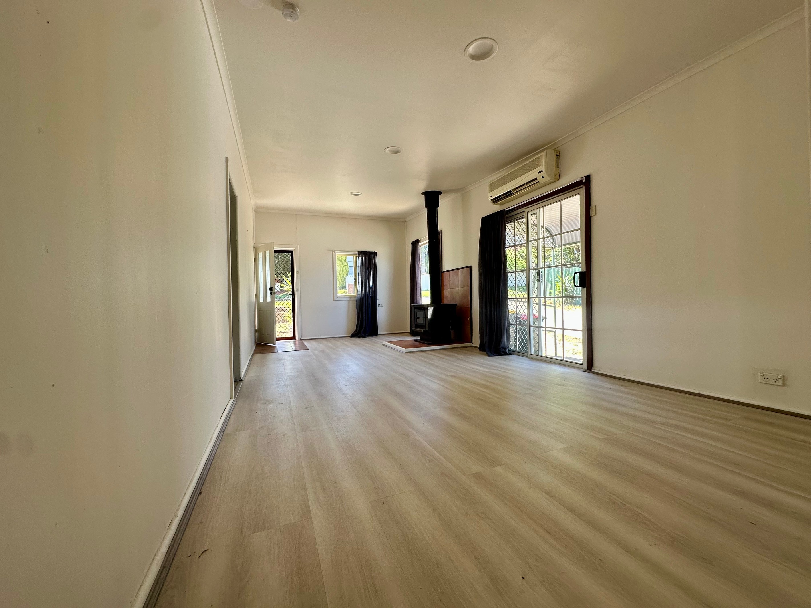 2 Blackett Avenue, Young, NSW 2594