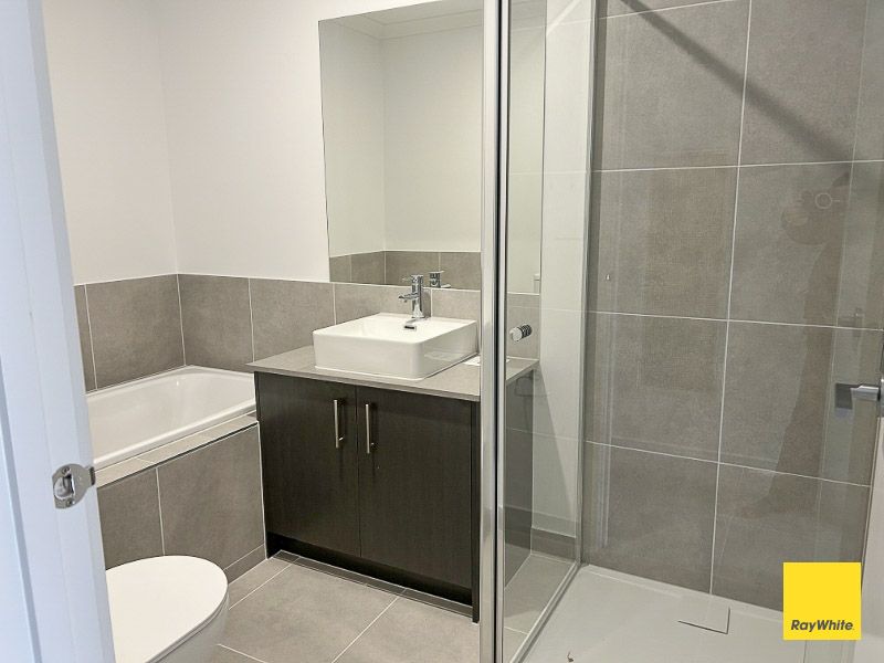 12 Boldiston Crescent — photo 12 of 14