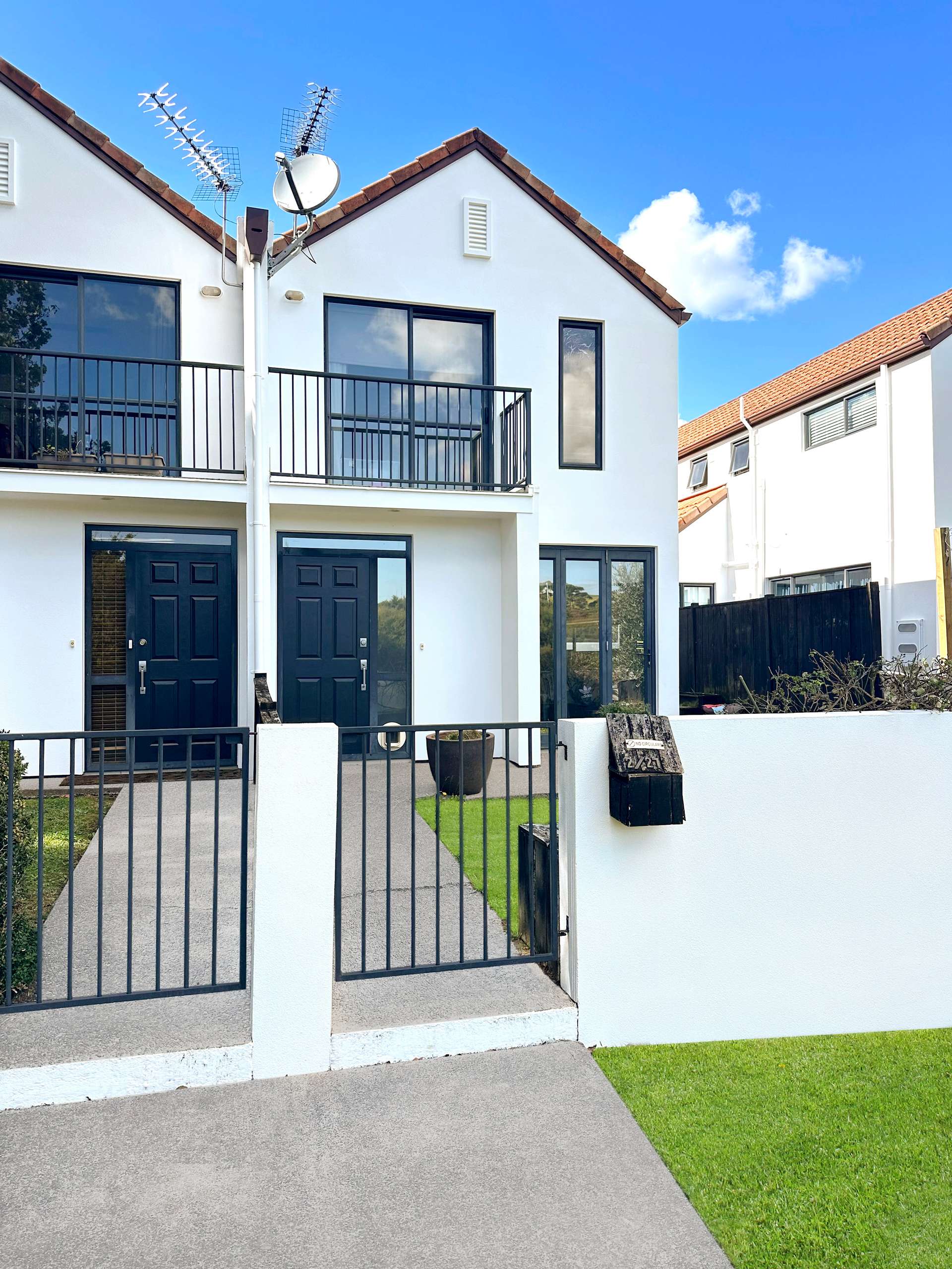 2/27 Kellaway Drive photo 9