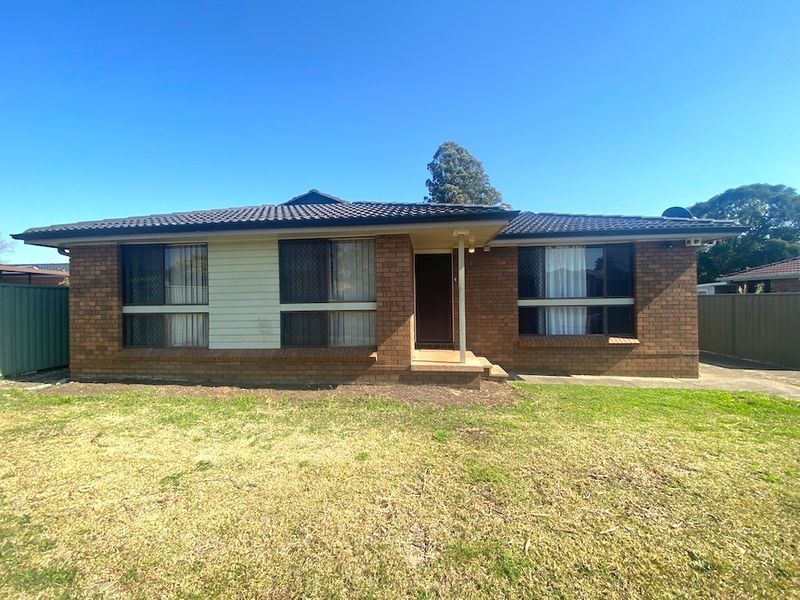 11 Brennan Place, Minto, NSW 2566