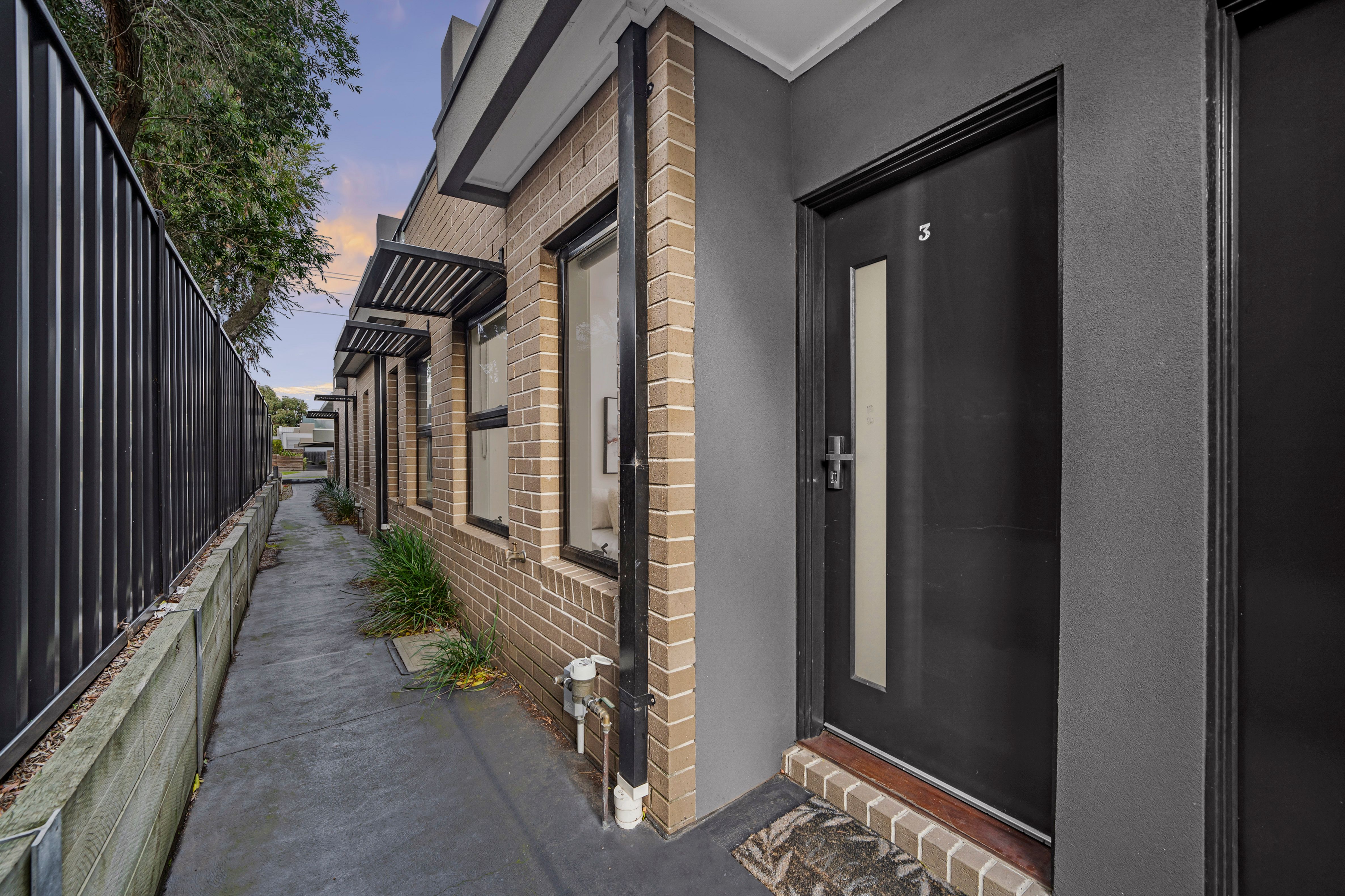 6 Gladstone Parade, Glenroy VIC 3046