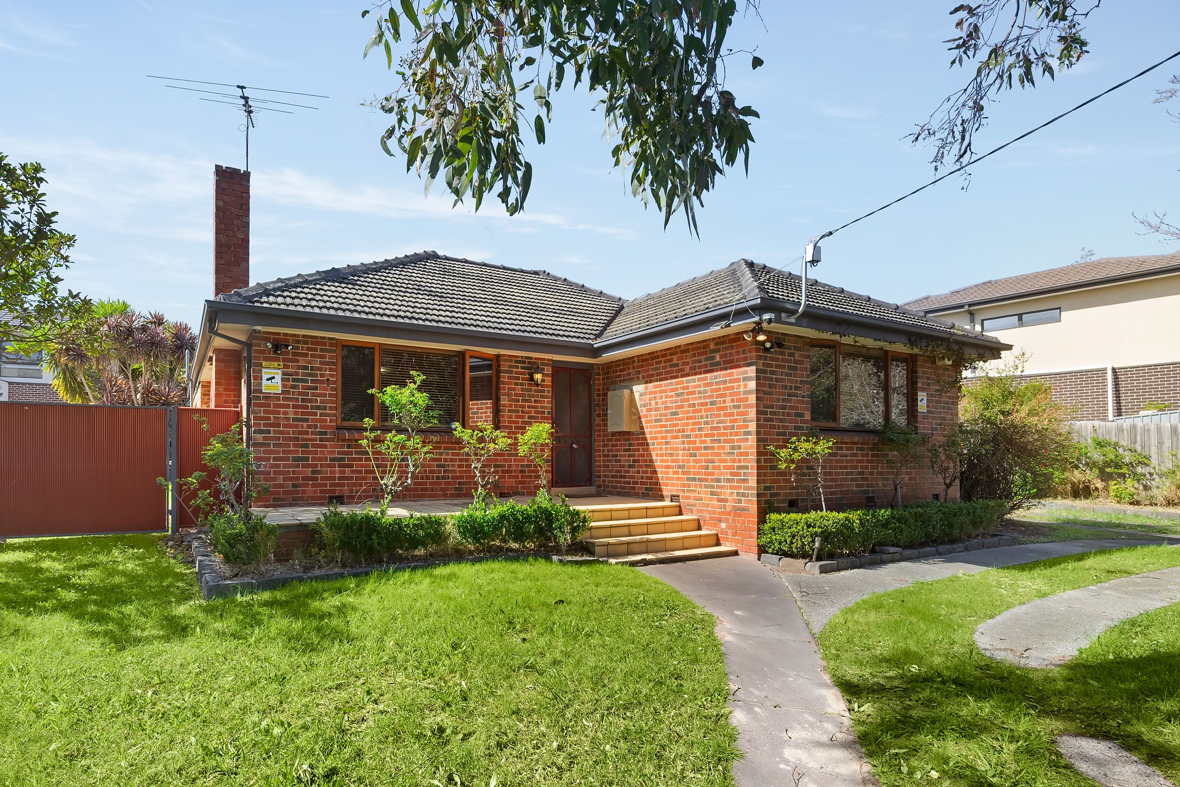 10 Carwarp Street — photo from Ray White Macleod
