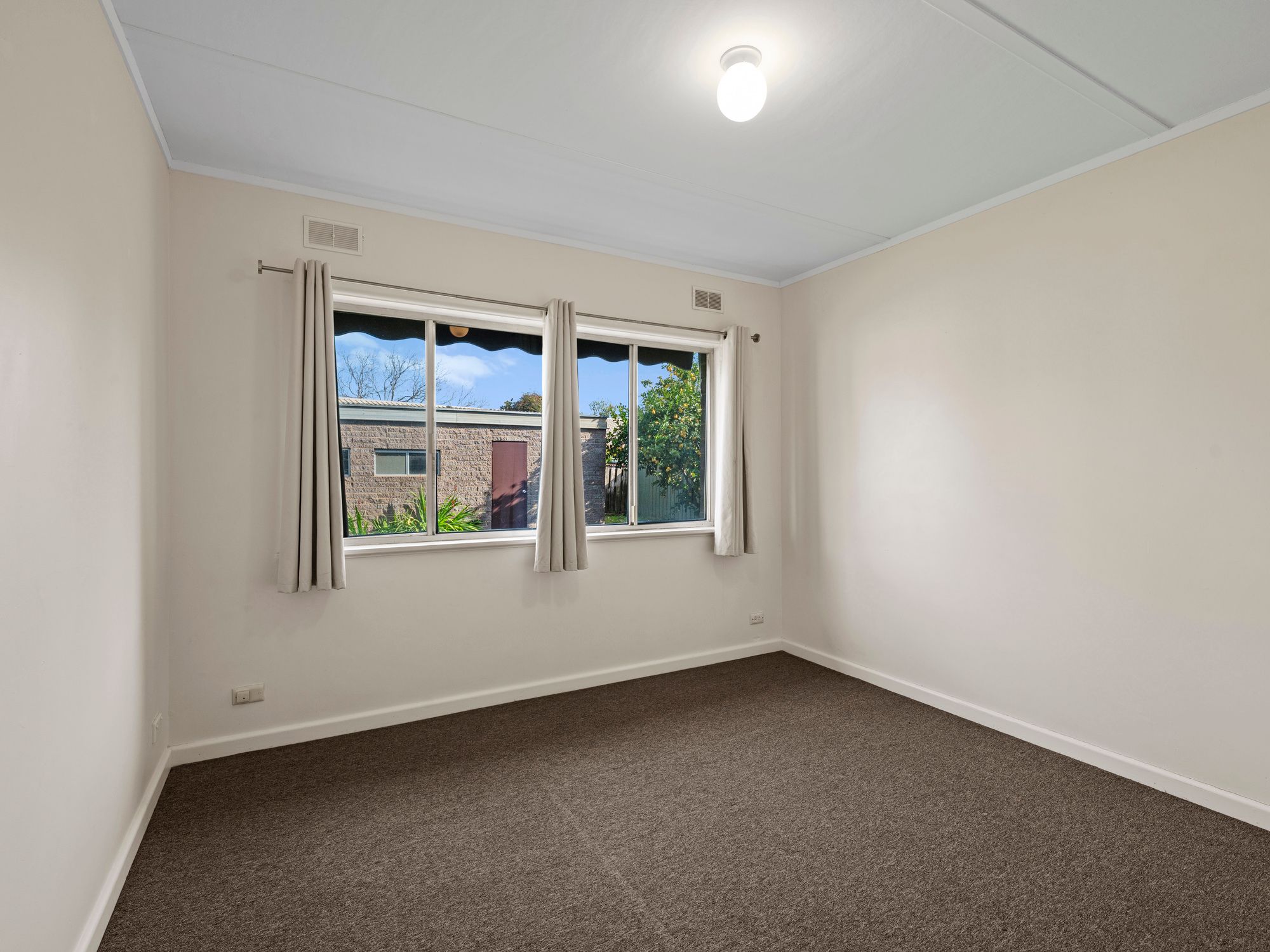 142 Clarke Street — photo 9 of 14