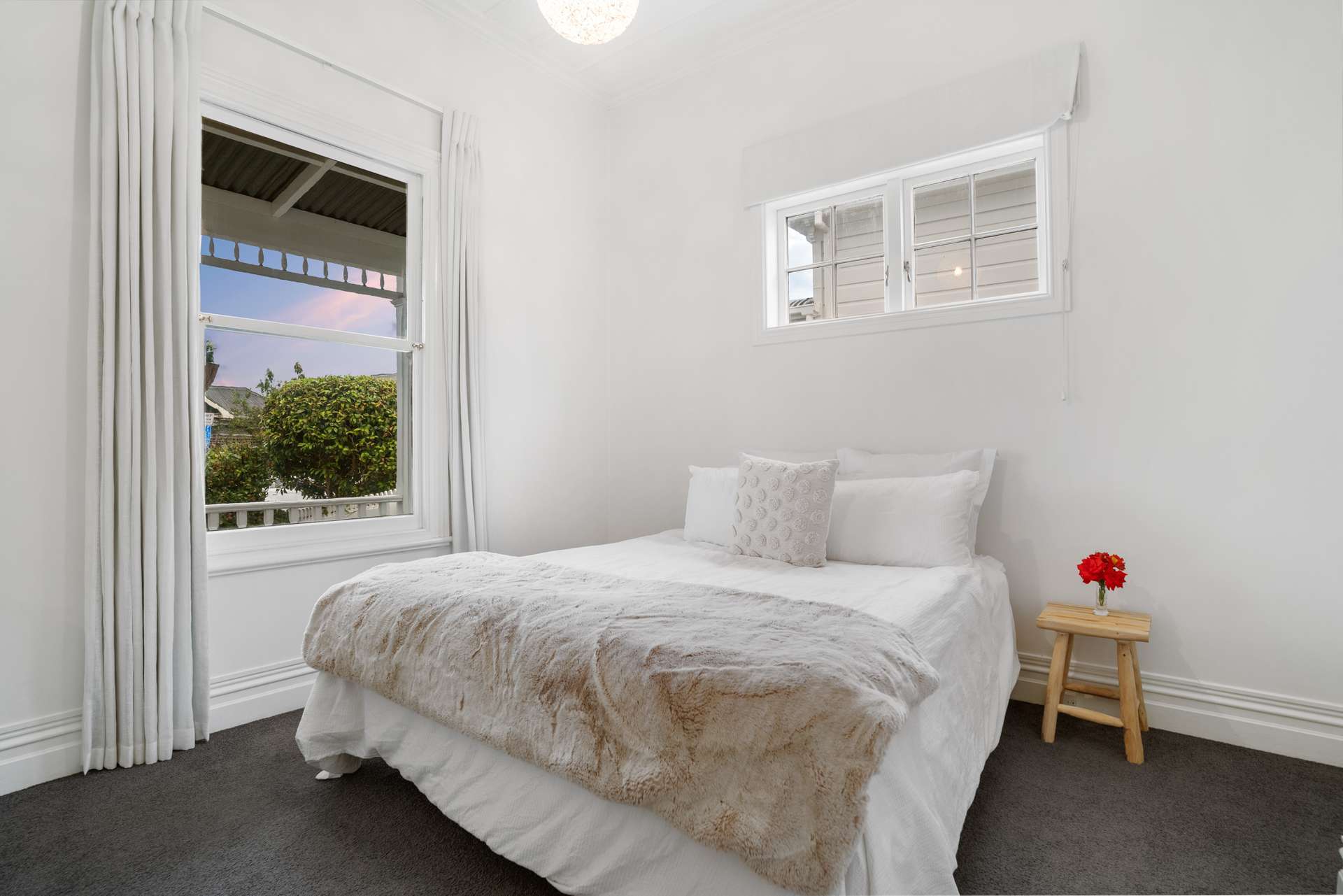 531 New North Road photo 3