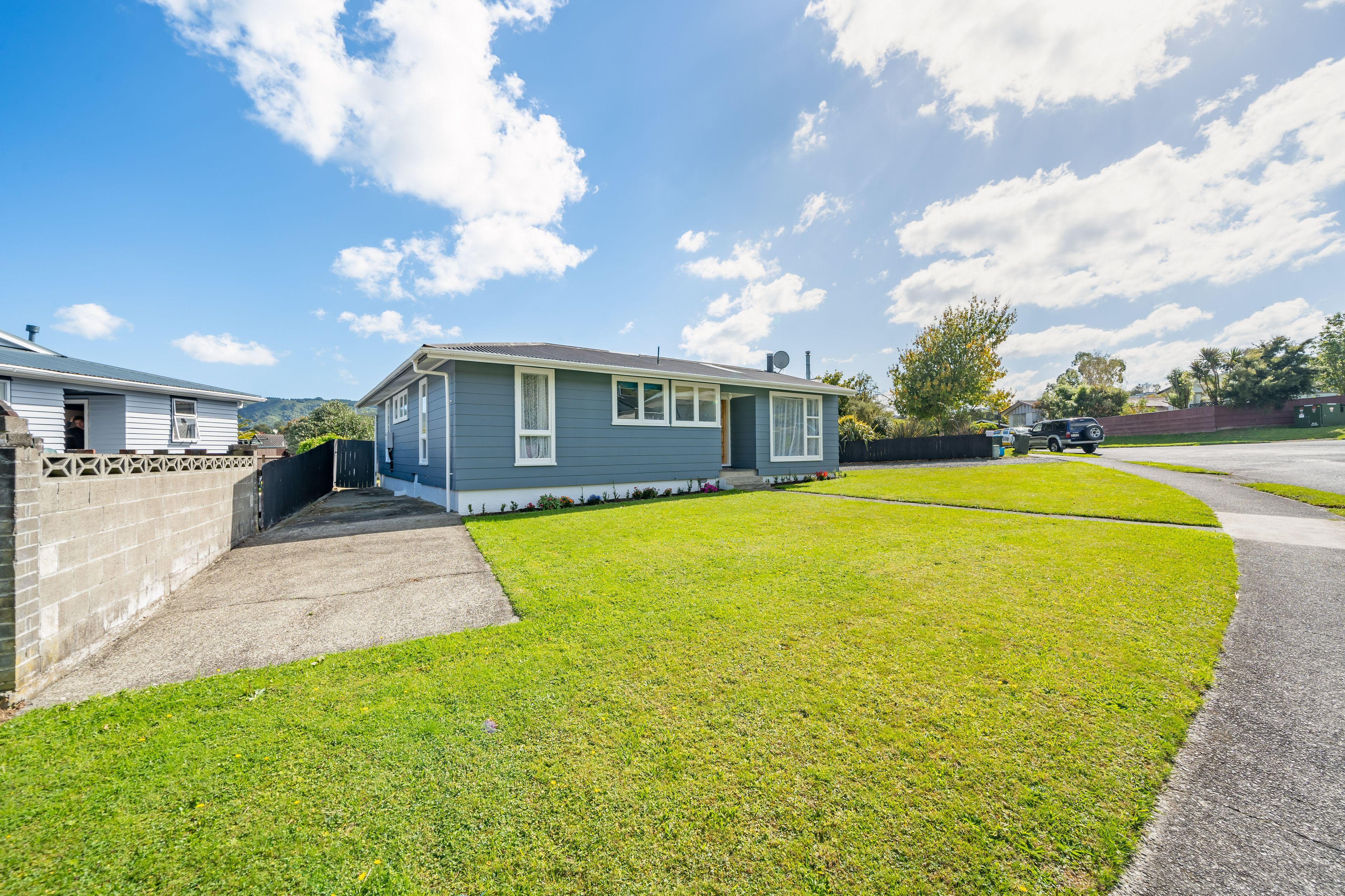 10 Edelweiss Grove, Timberlea, Upper Hutt City