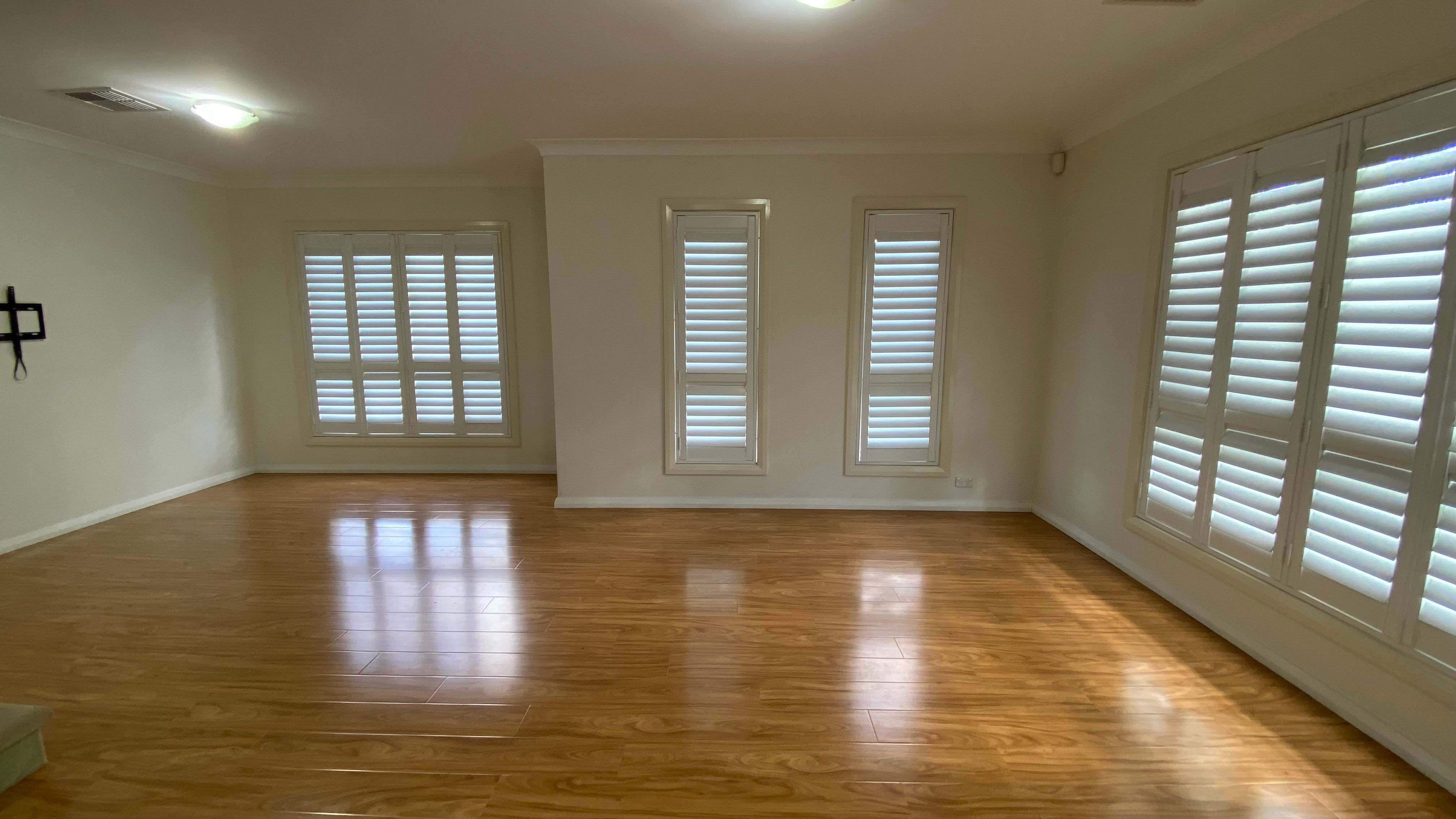 10 Truscott Avenue, Middleton Grange, NSW 2171