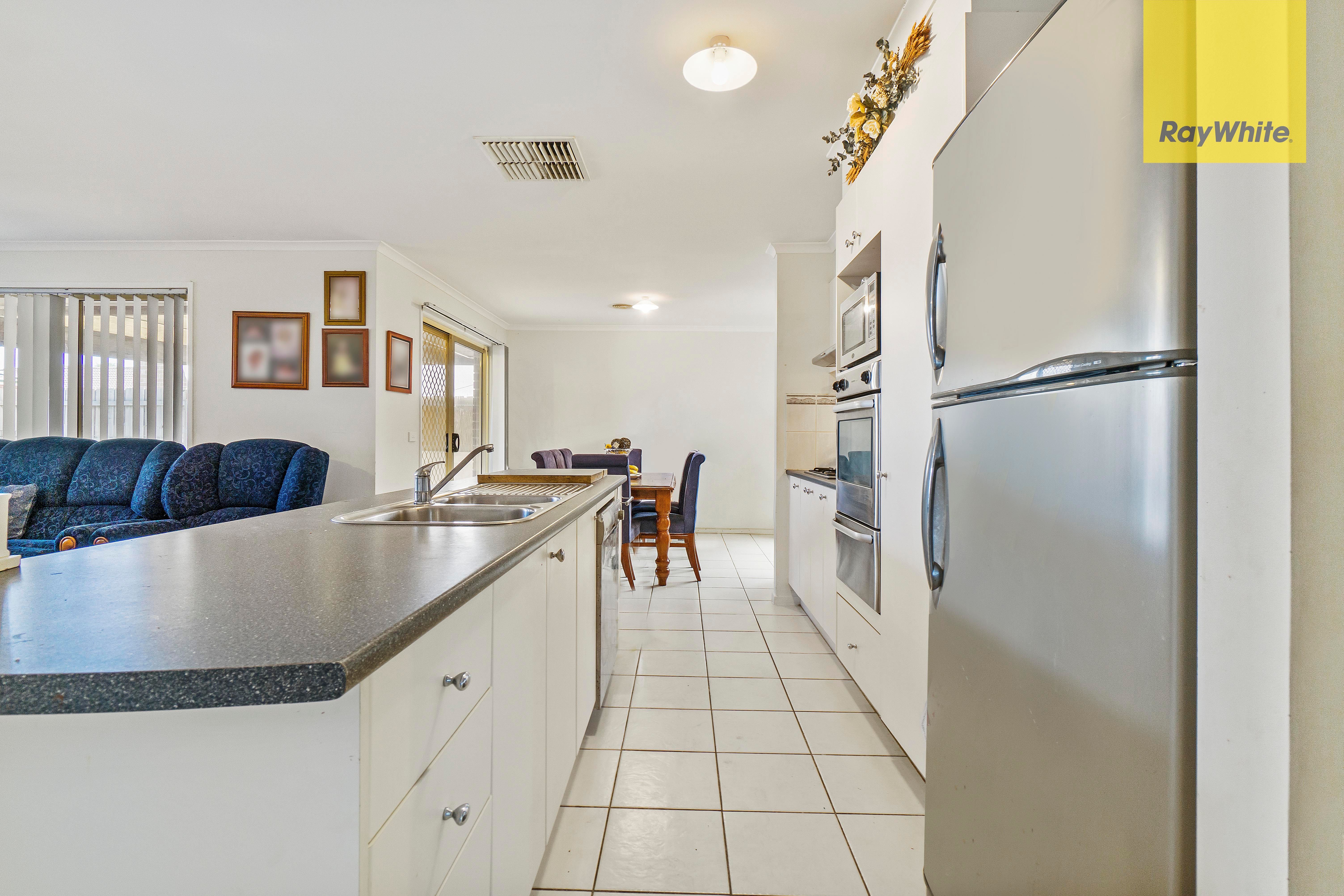 5 Joshua Place, Kurunjang, VIC 3337