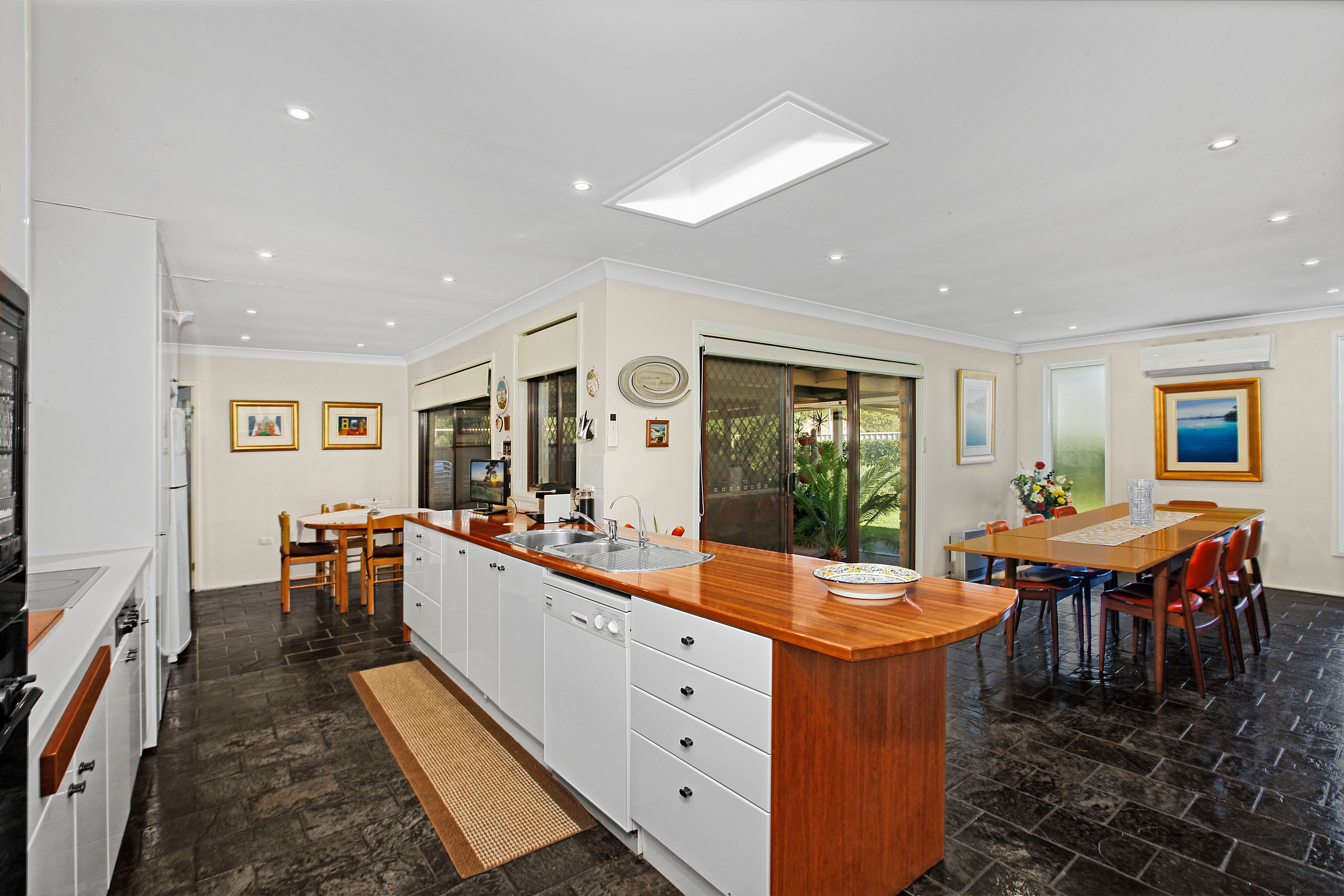 6 Kingston Place, Abbotsbury, NSW 2176