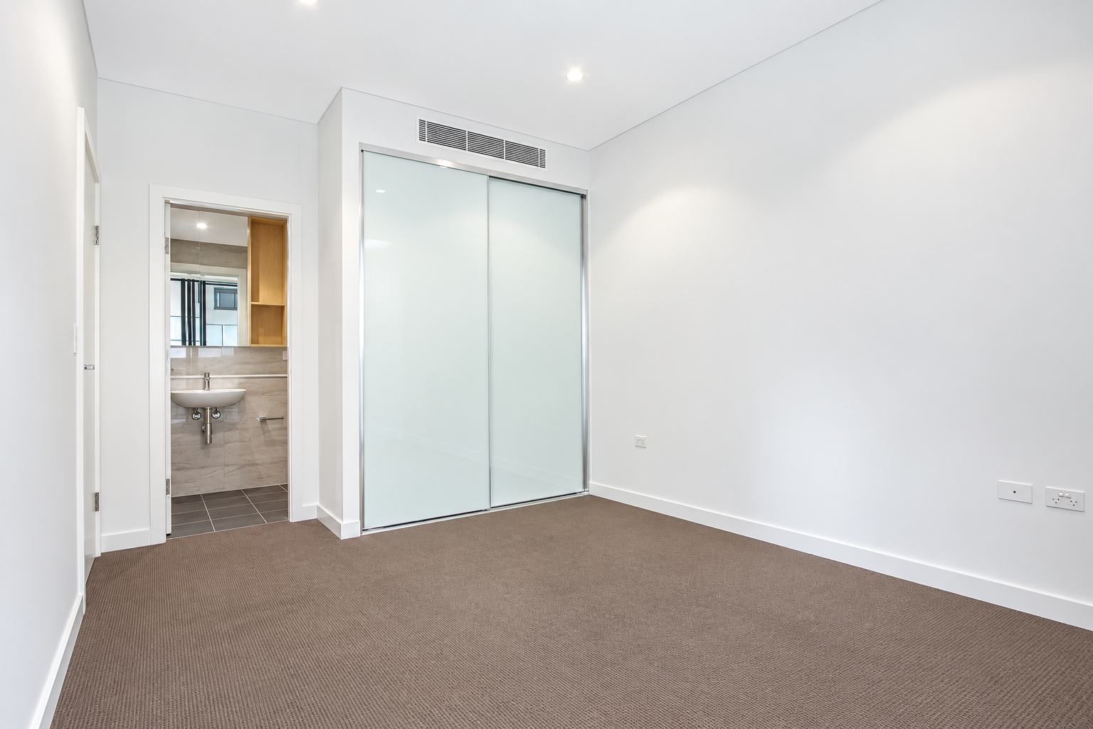 3207/7 Angas Street — photo 4 of 5