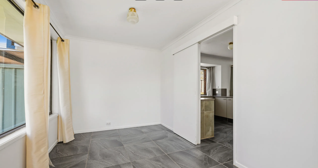 2 Champagne Crescent — photo 6 of 10