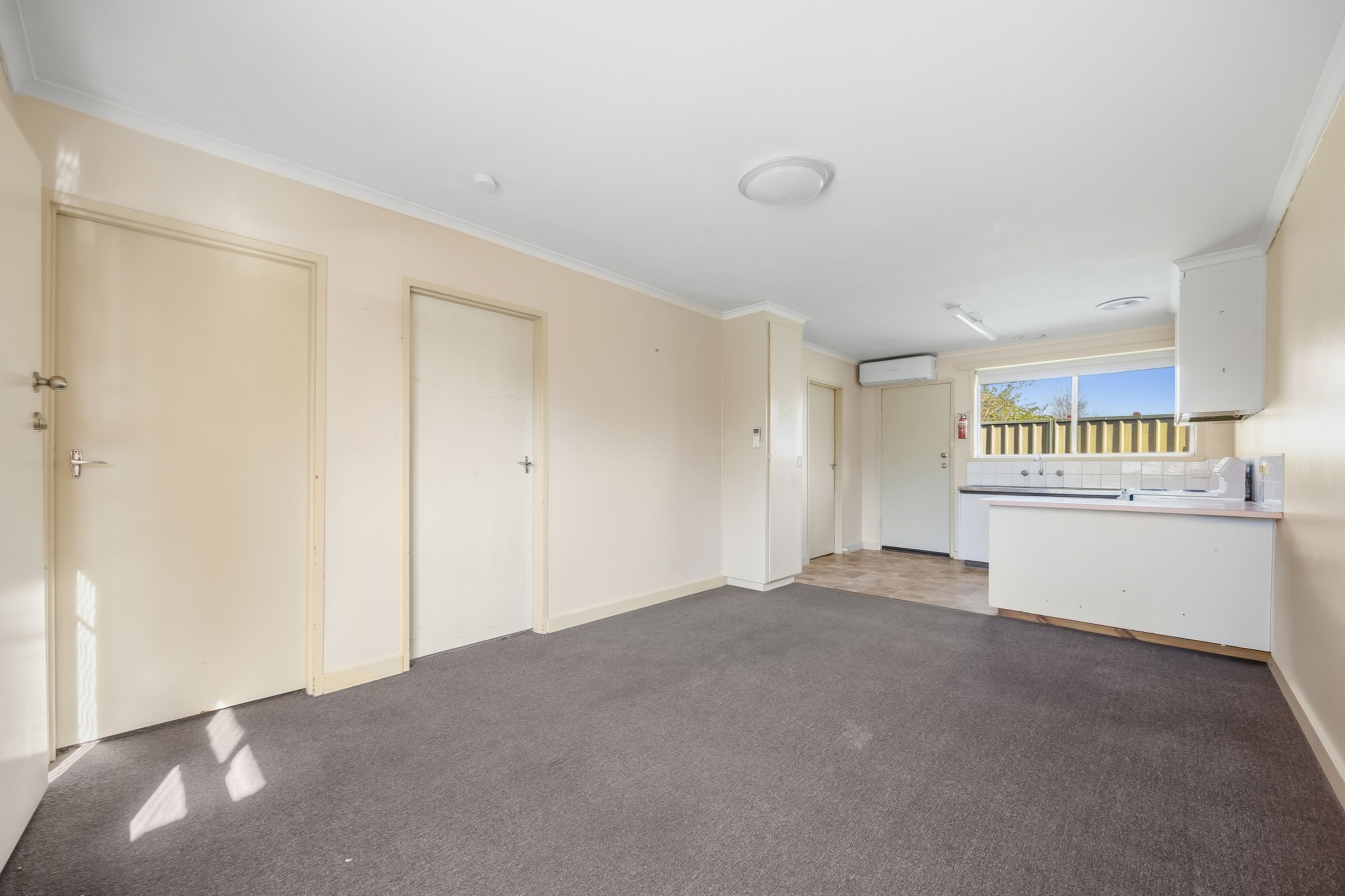 6/613 Ascot Street South — photo 3 of 11