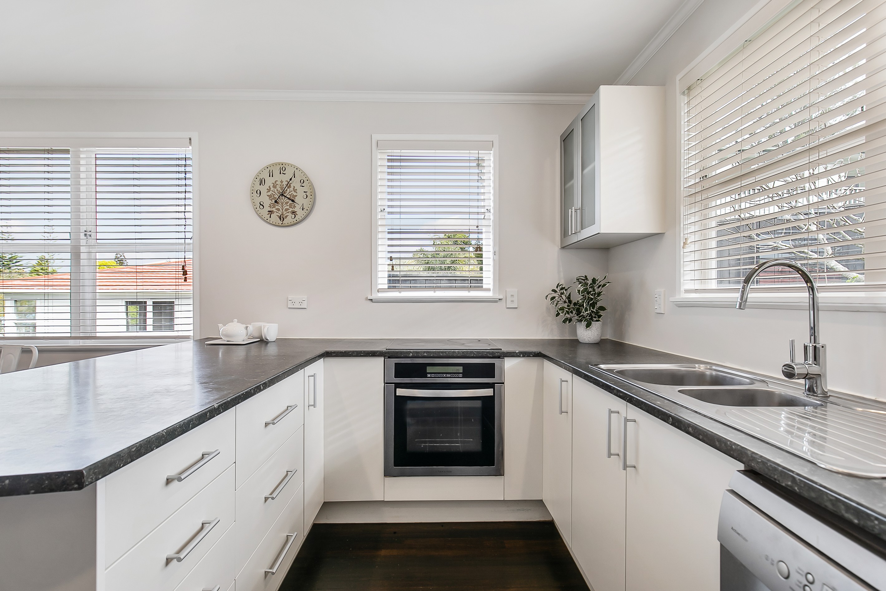 51b Vandeleur Avenue, Birkdale, North Shore City