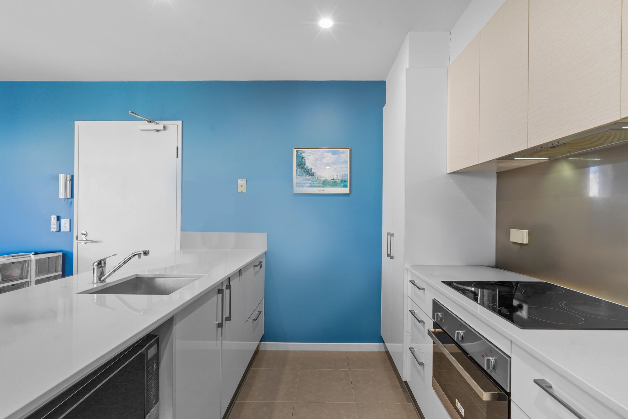 1302/6-8 Waterford Court — photo 12 of 20