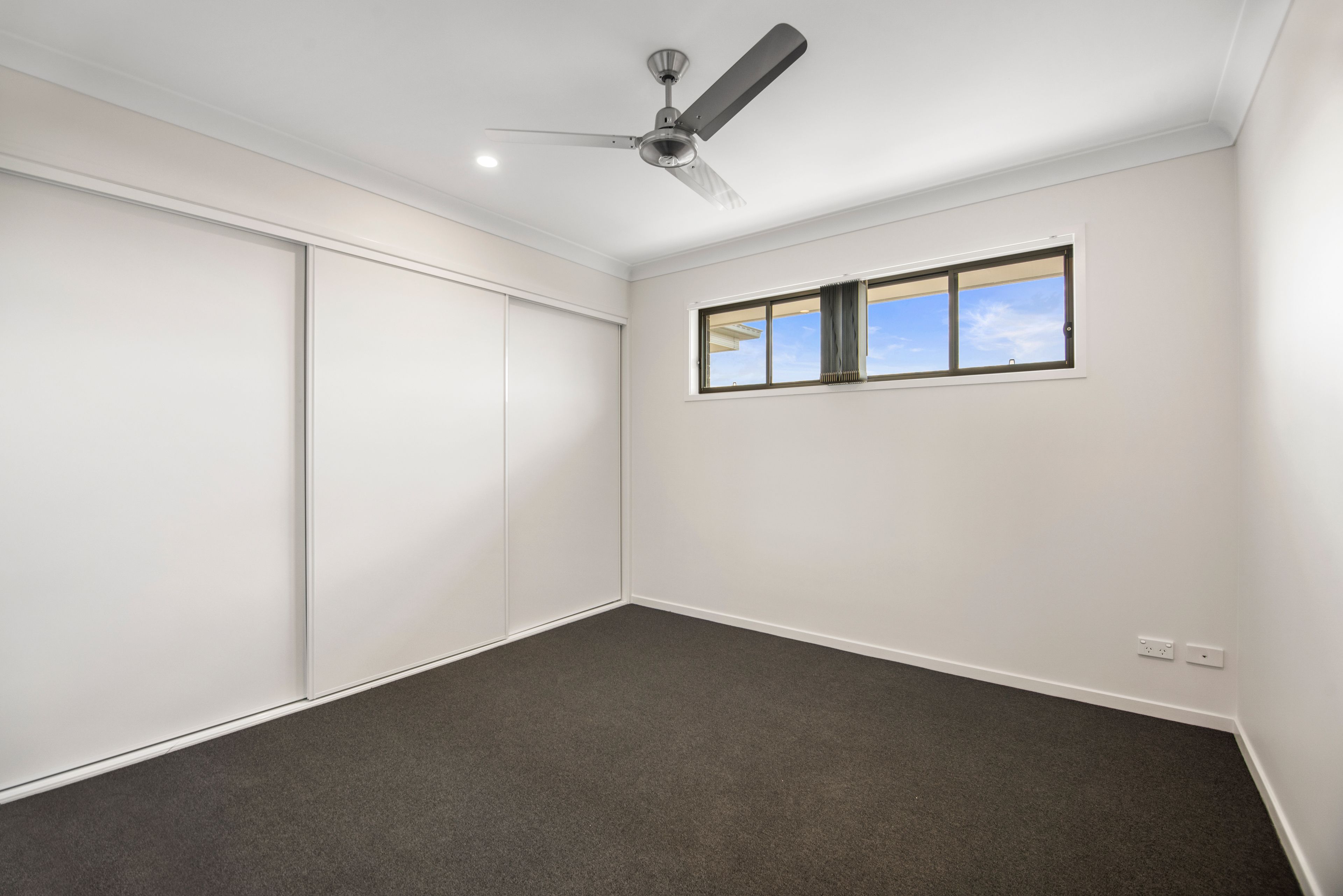 58 Wicker Road, Park Ridge, QLD 4125 - Sold DuplexSemi-detached - Ray ...